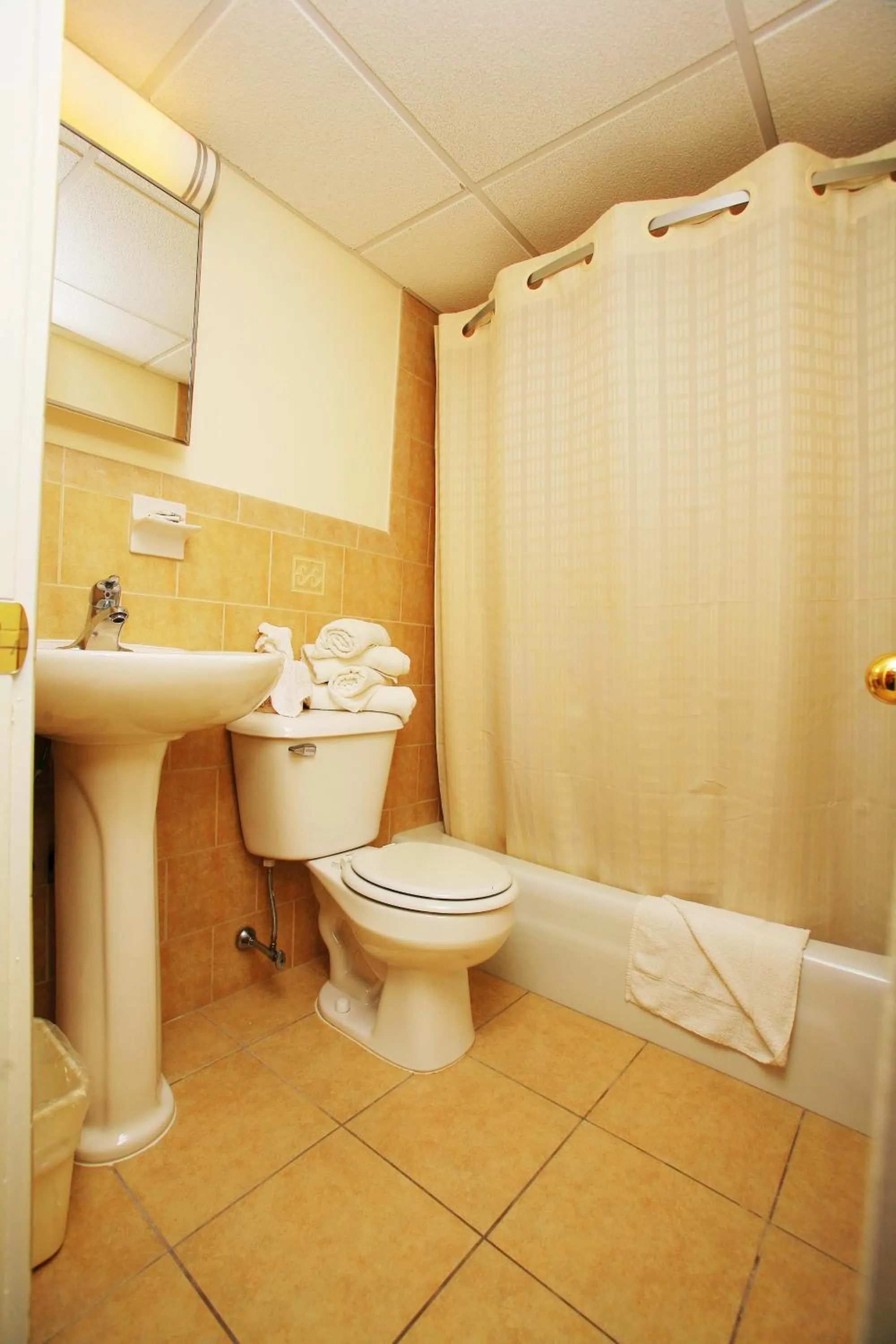 Shower in Bolero Resort