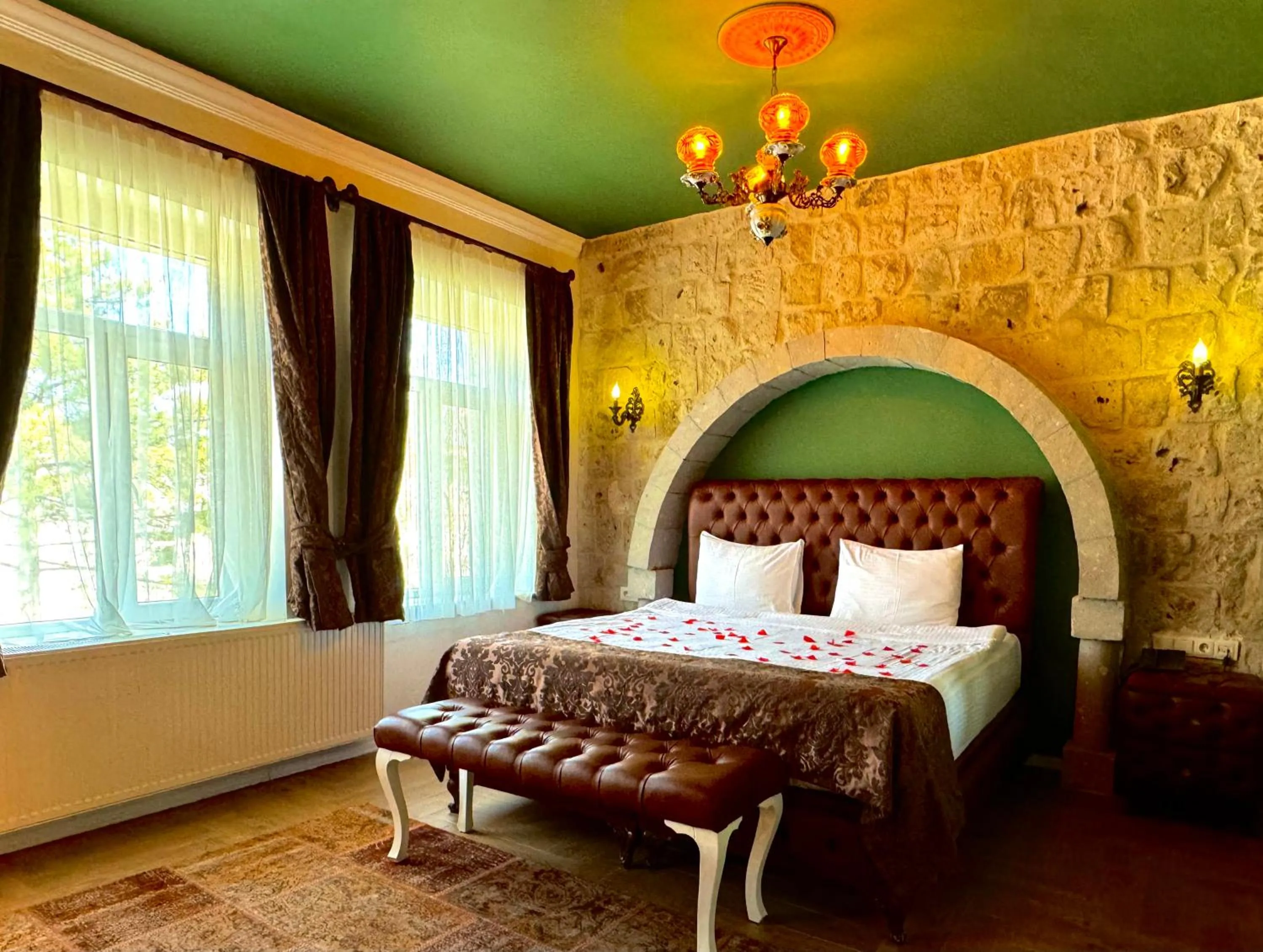 Bed in THE RED HORSE HOTEL