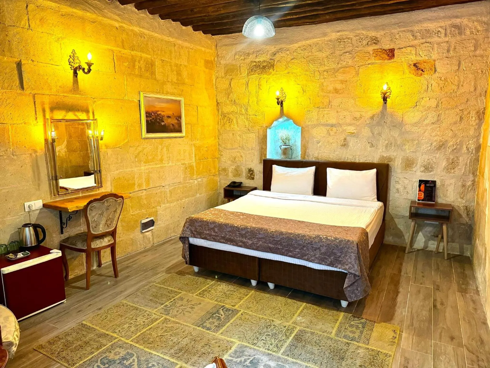 Bed in THE RED HORSE HOTEL