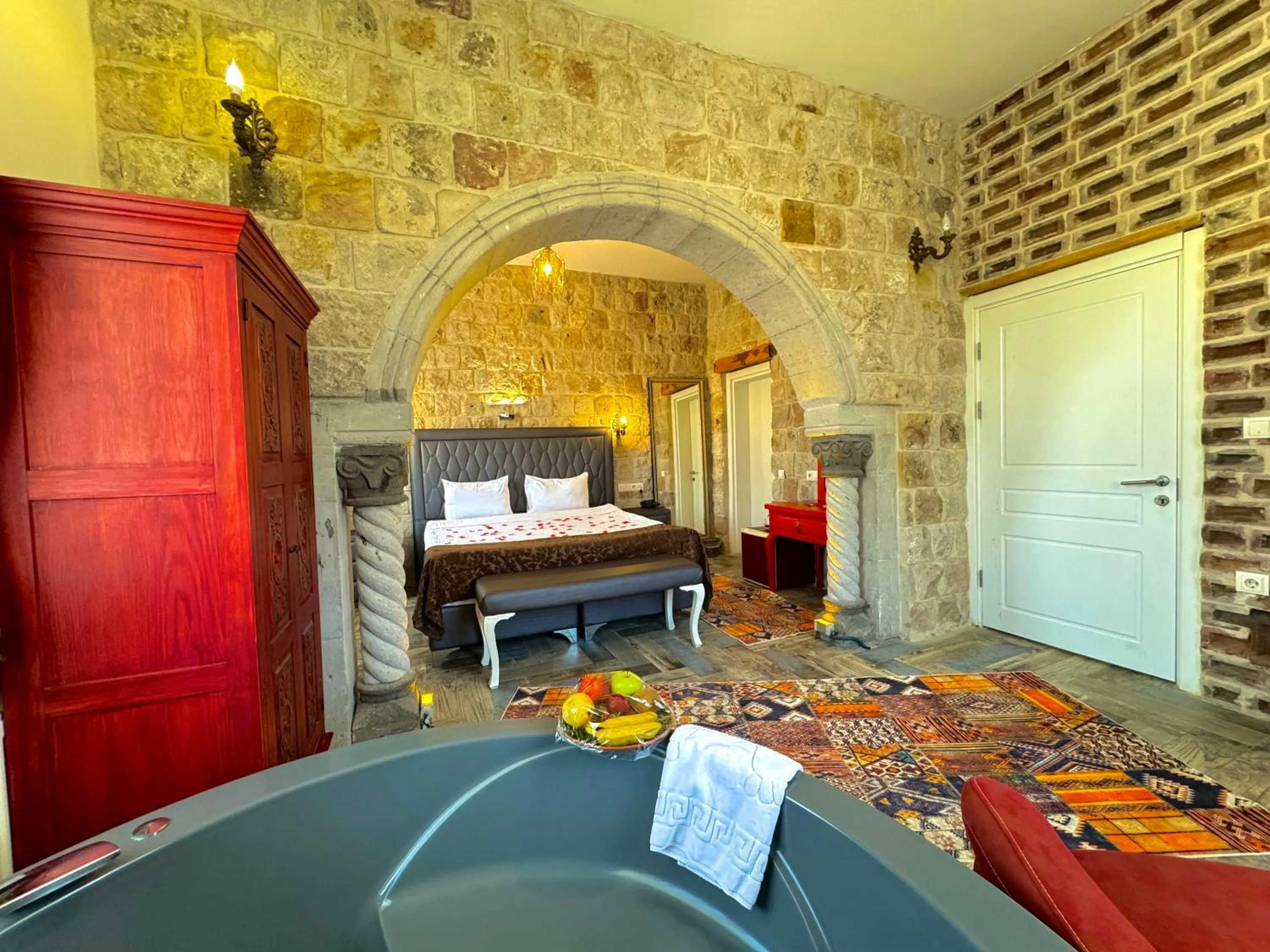 Bed in THE RED HORSE HOTEL