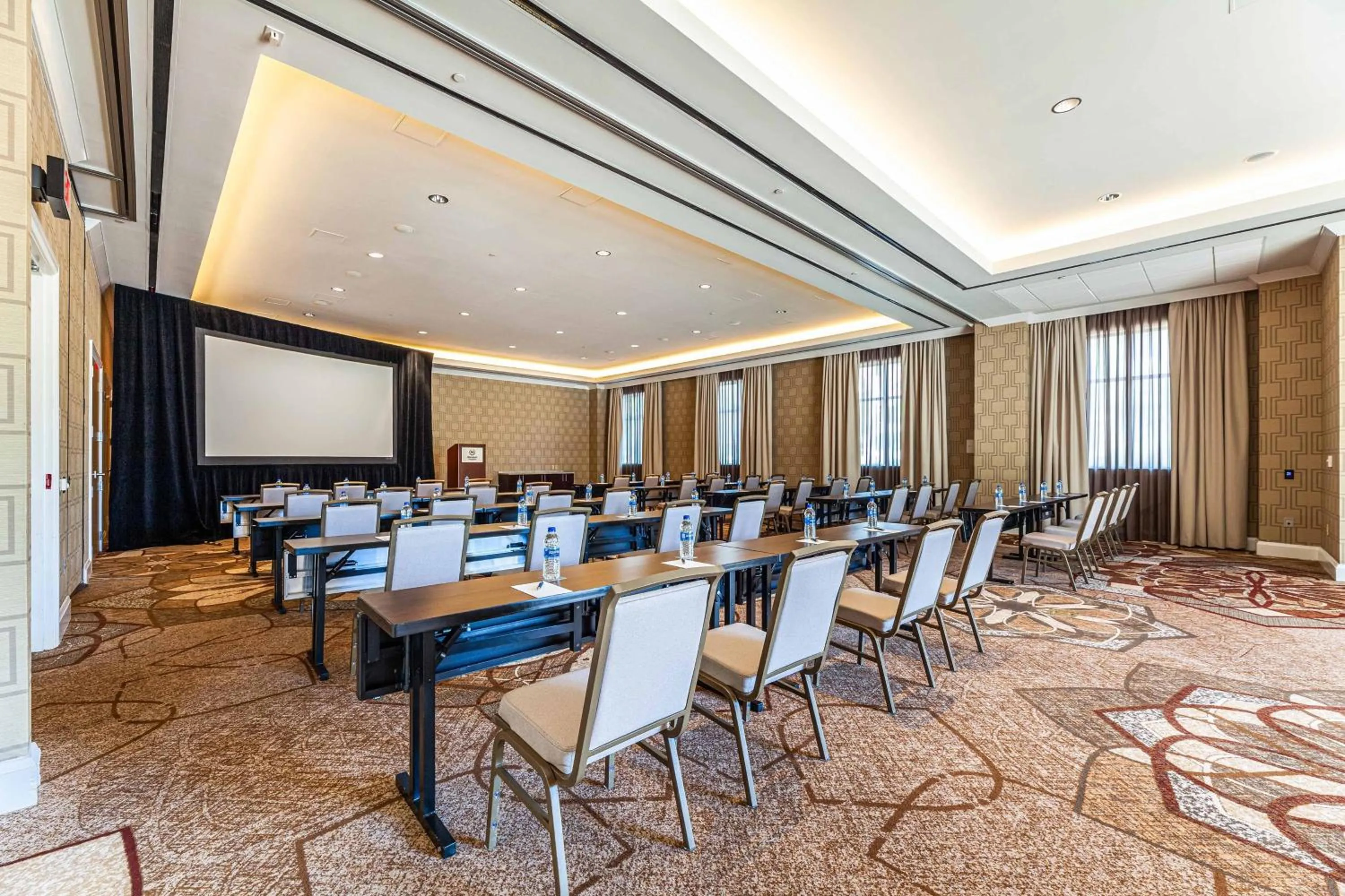 Meeting/conference room in Sheraton Hotel Stonebriar