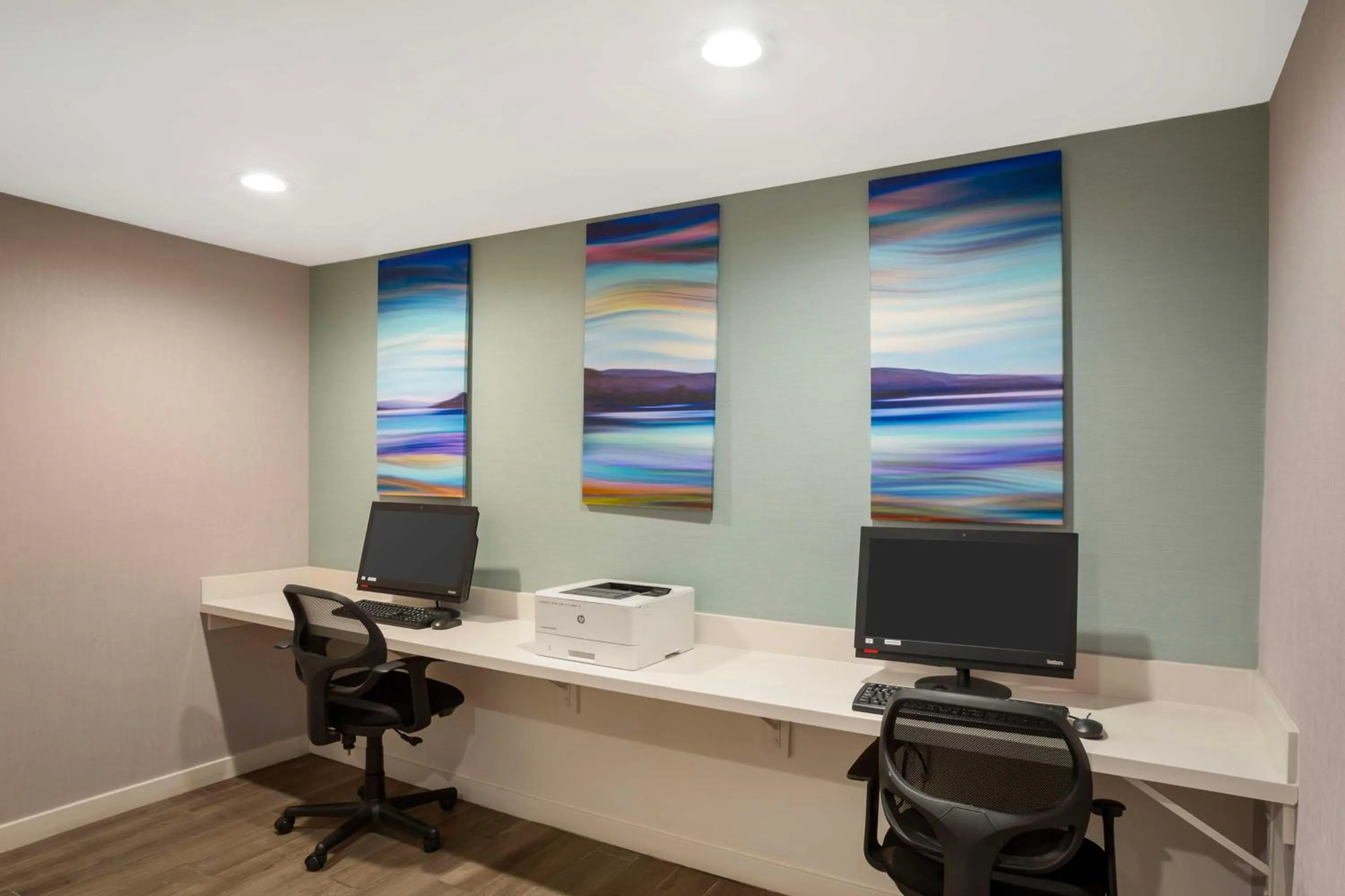 Business facilities in Best Western Shadow Inn