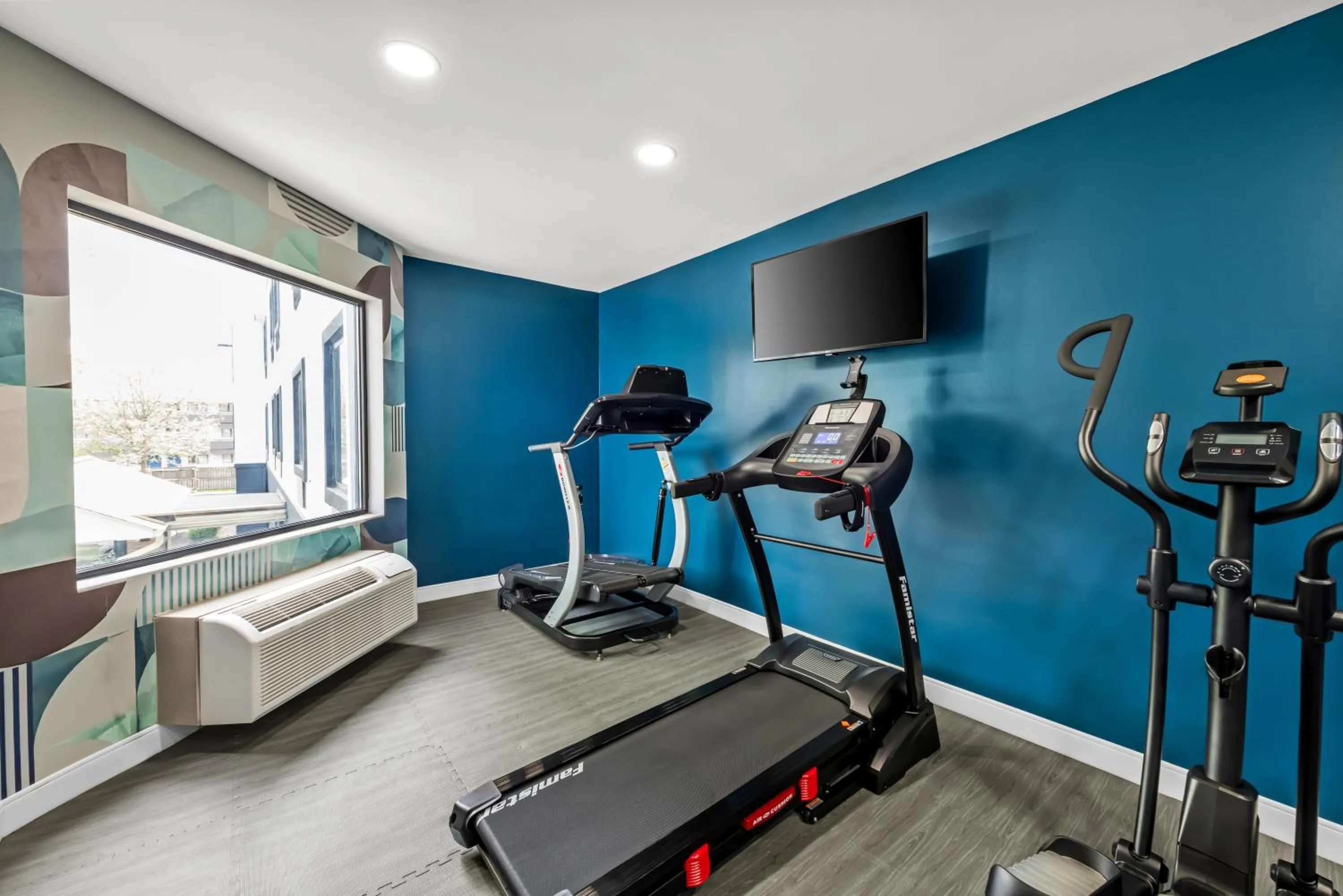 Fitness centre/facilities in MainStay Suites Columbus North - Worthington