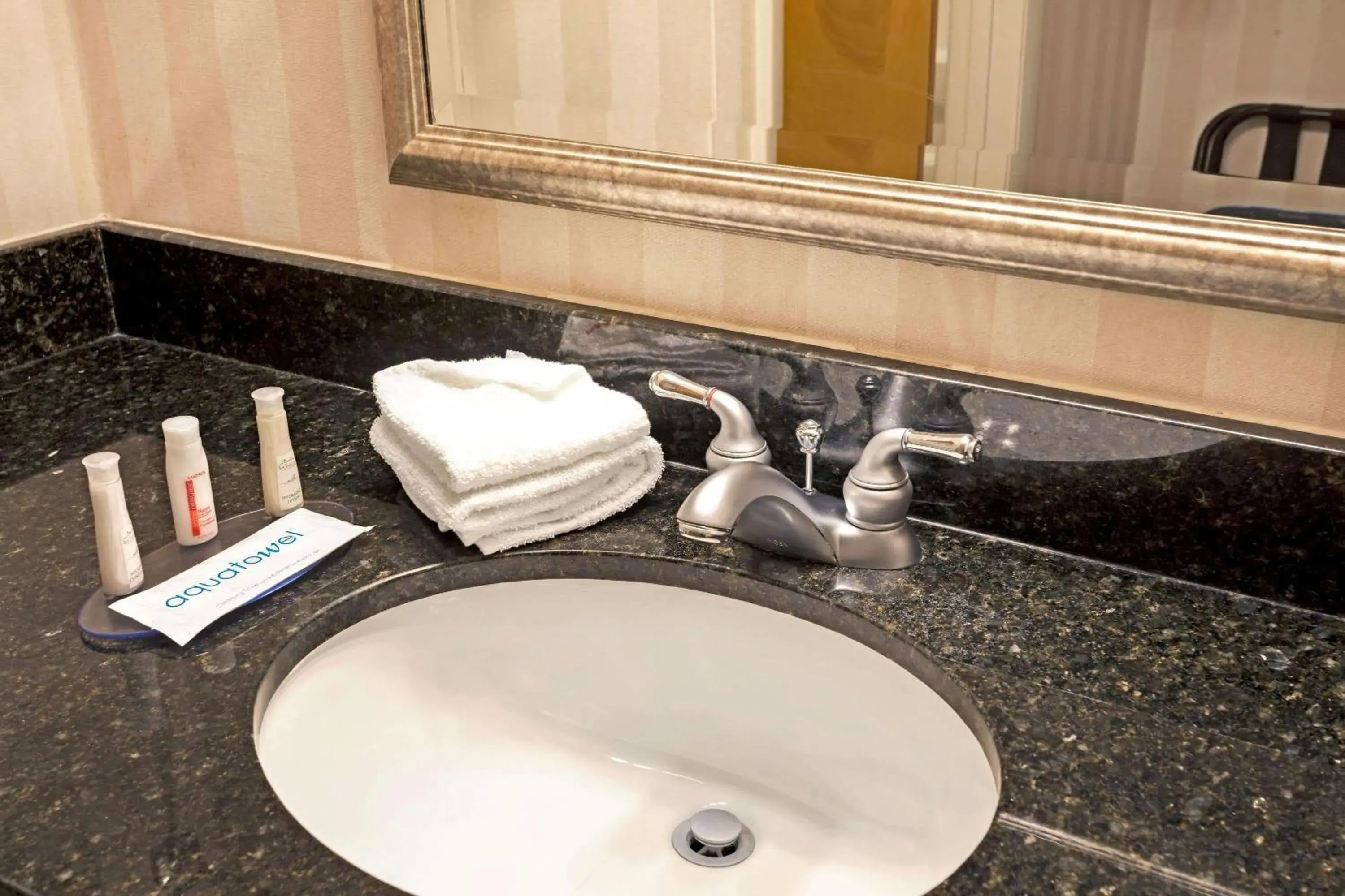 Standard Room with Two Double Beds - Non-Smoking in Baymont by Wyndham Louisville Airport South Standard Room with Two Double Beds - Non-Smoking in Baymont by Wyndham Louisville Airport South