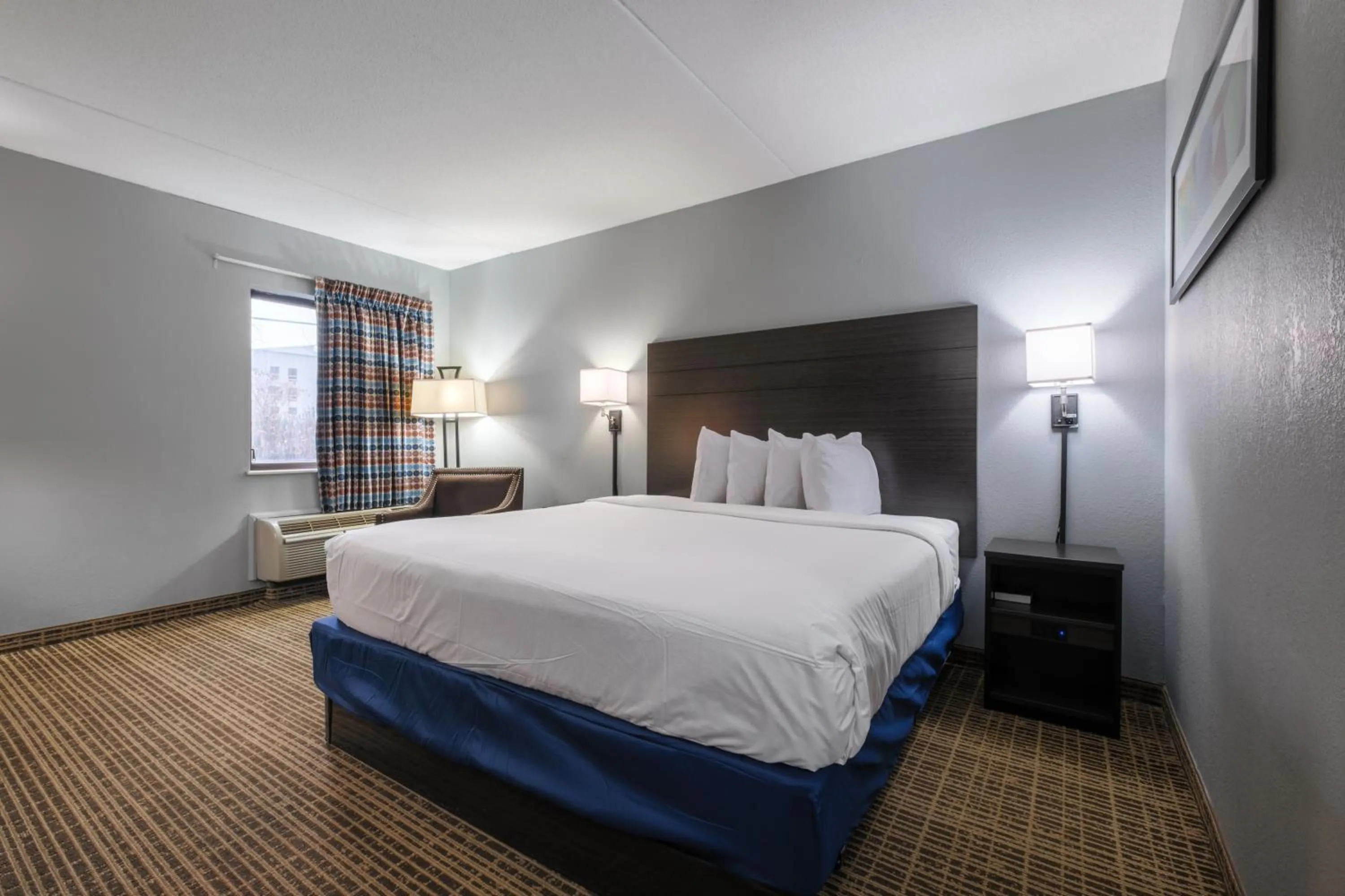 Bedroom, Bed in Baymont by Wyndham Louisville Airport South