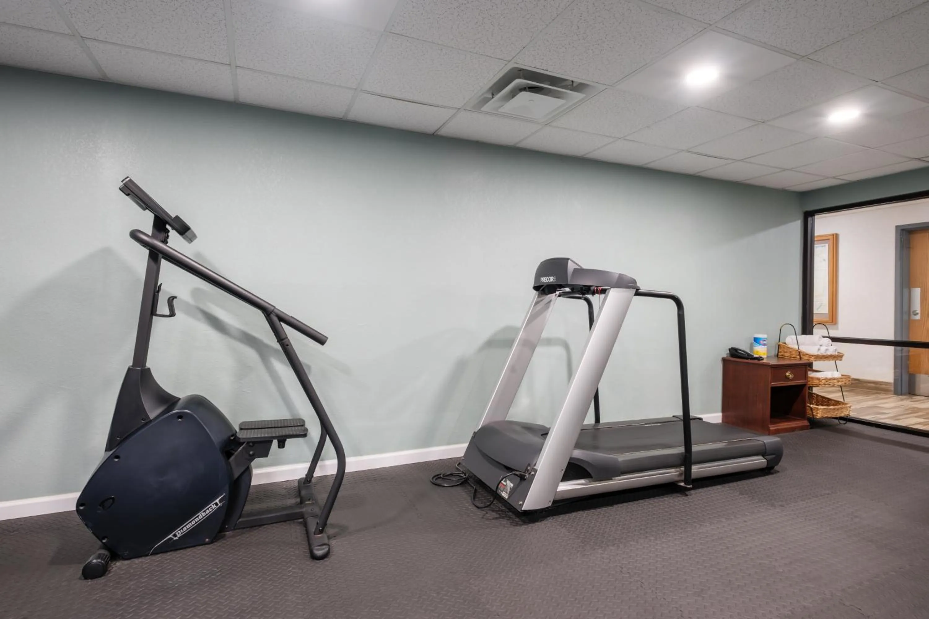 Fitness centre/facilities in Baymont by Wyndham Louisville Airport South