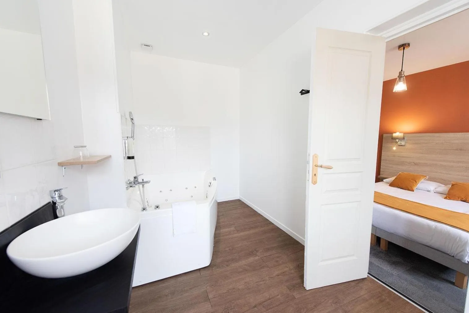 Bed in Logis - Hostellerie & Restaurant du Marché