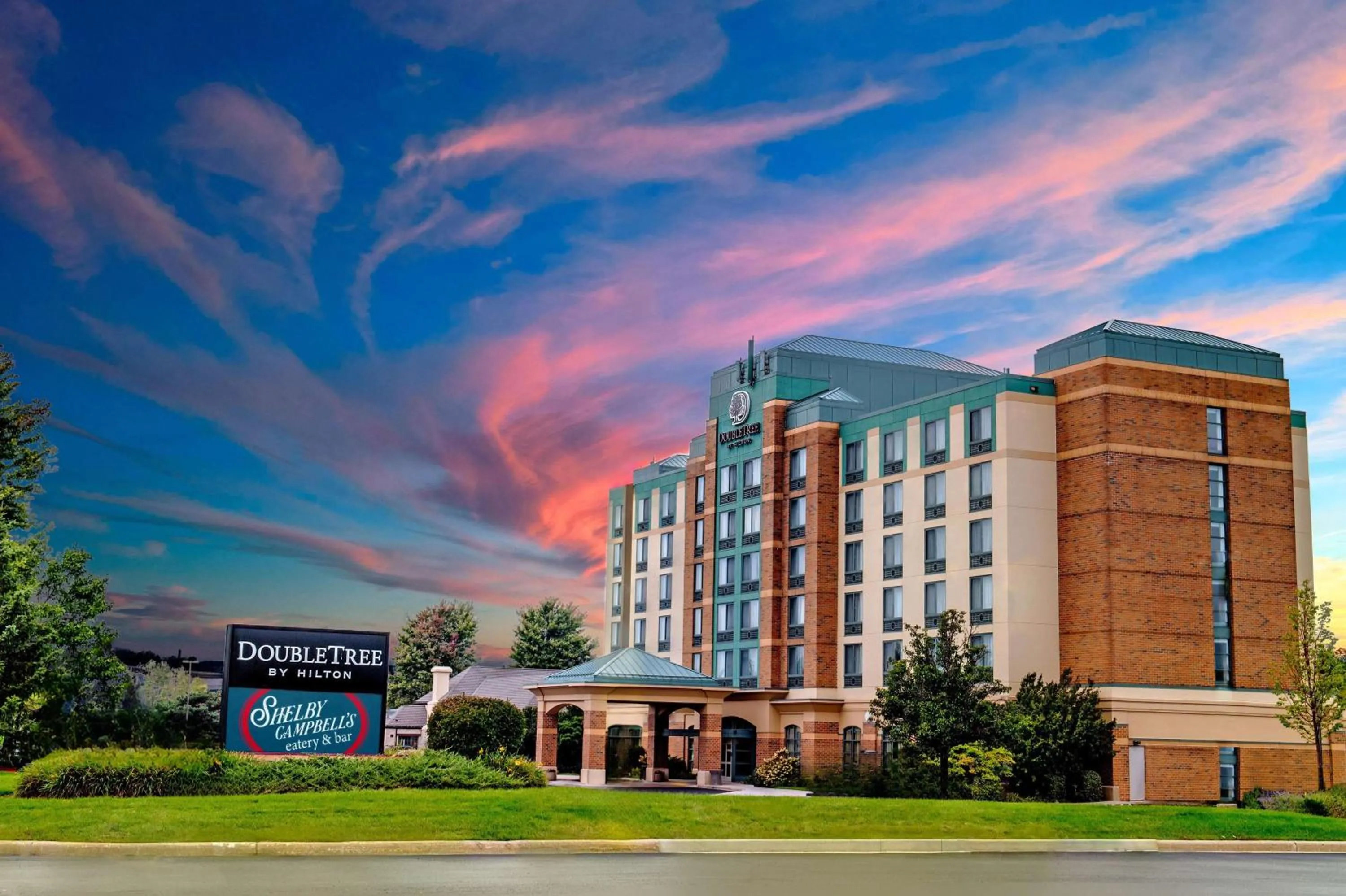 Property building in Doubletree by Hilton Pleasant Prairie Kenosha, WI