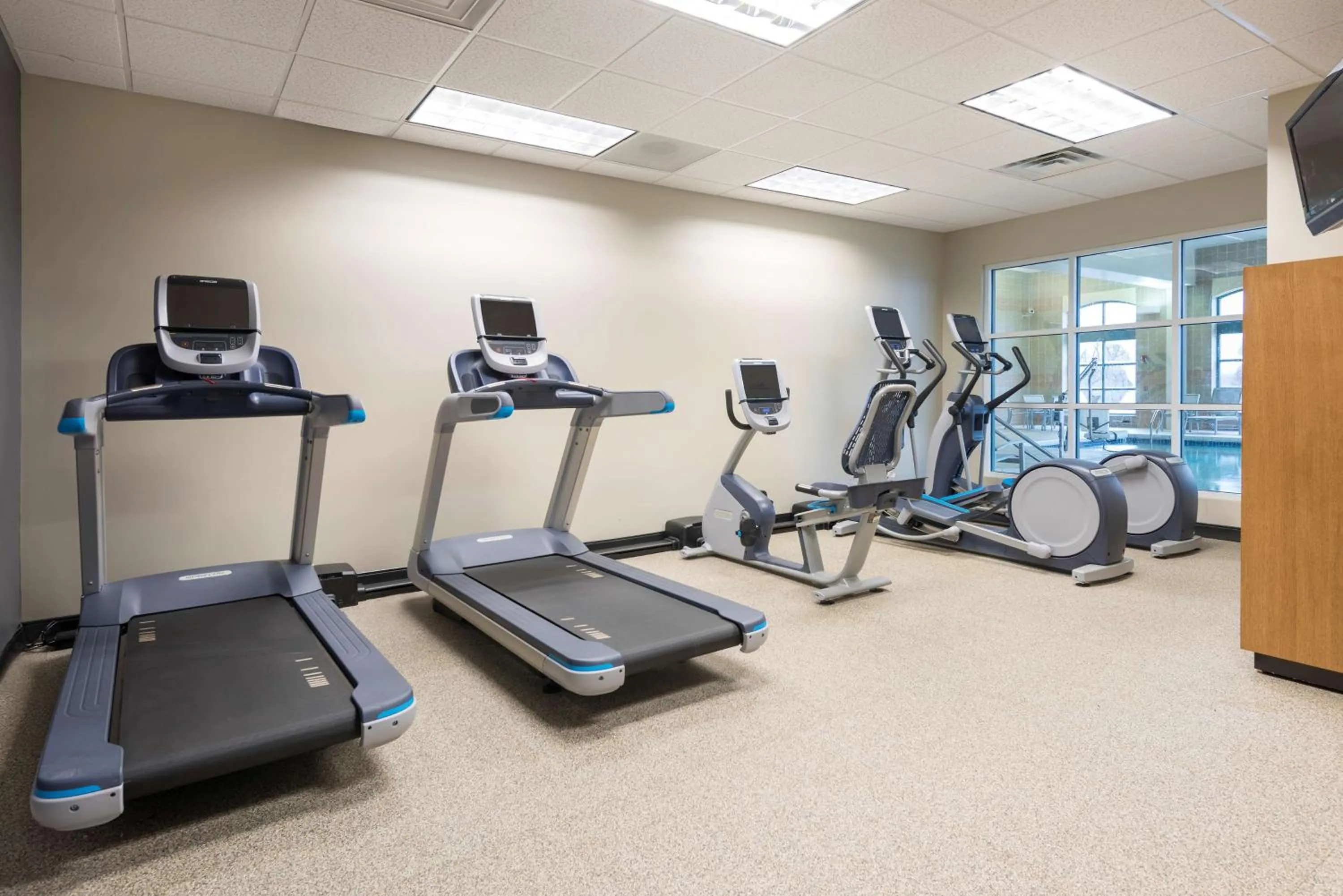 Fitness centre/facilities in Doubletree by Hilton Pleasant Prairie Kenosha, WI