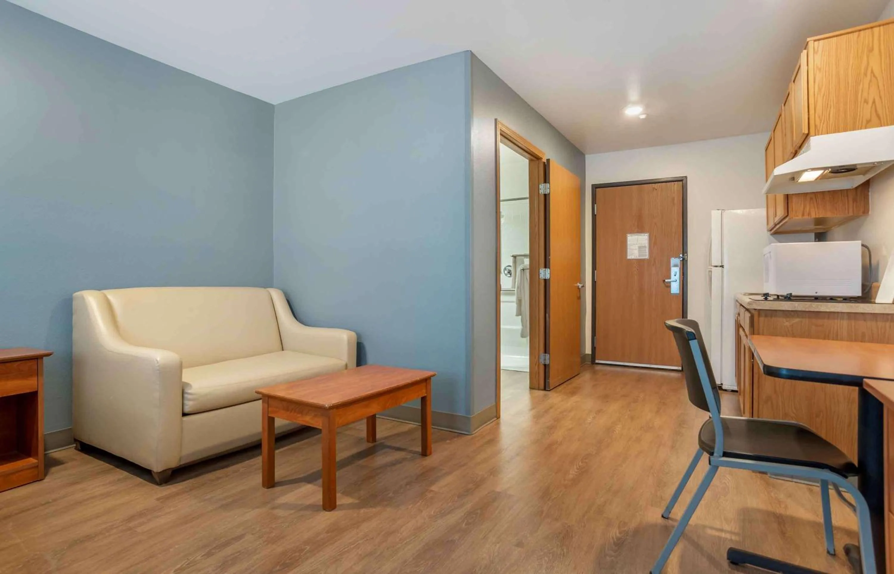 Bedroom in Extended Stay America Select Suites - Pensacola - Northeast