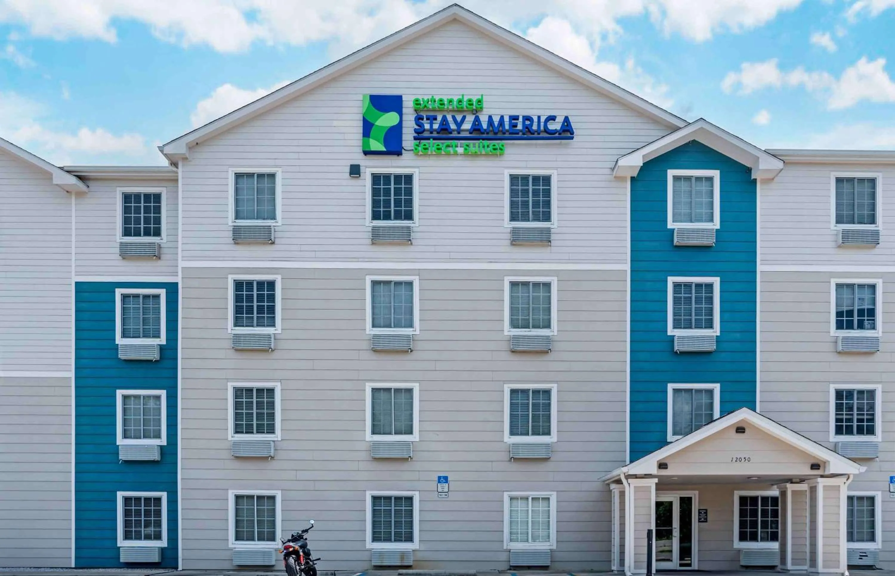 Property building in Extended Stay America Select Suites - Pensacola - Northeast