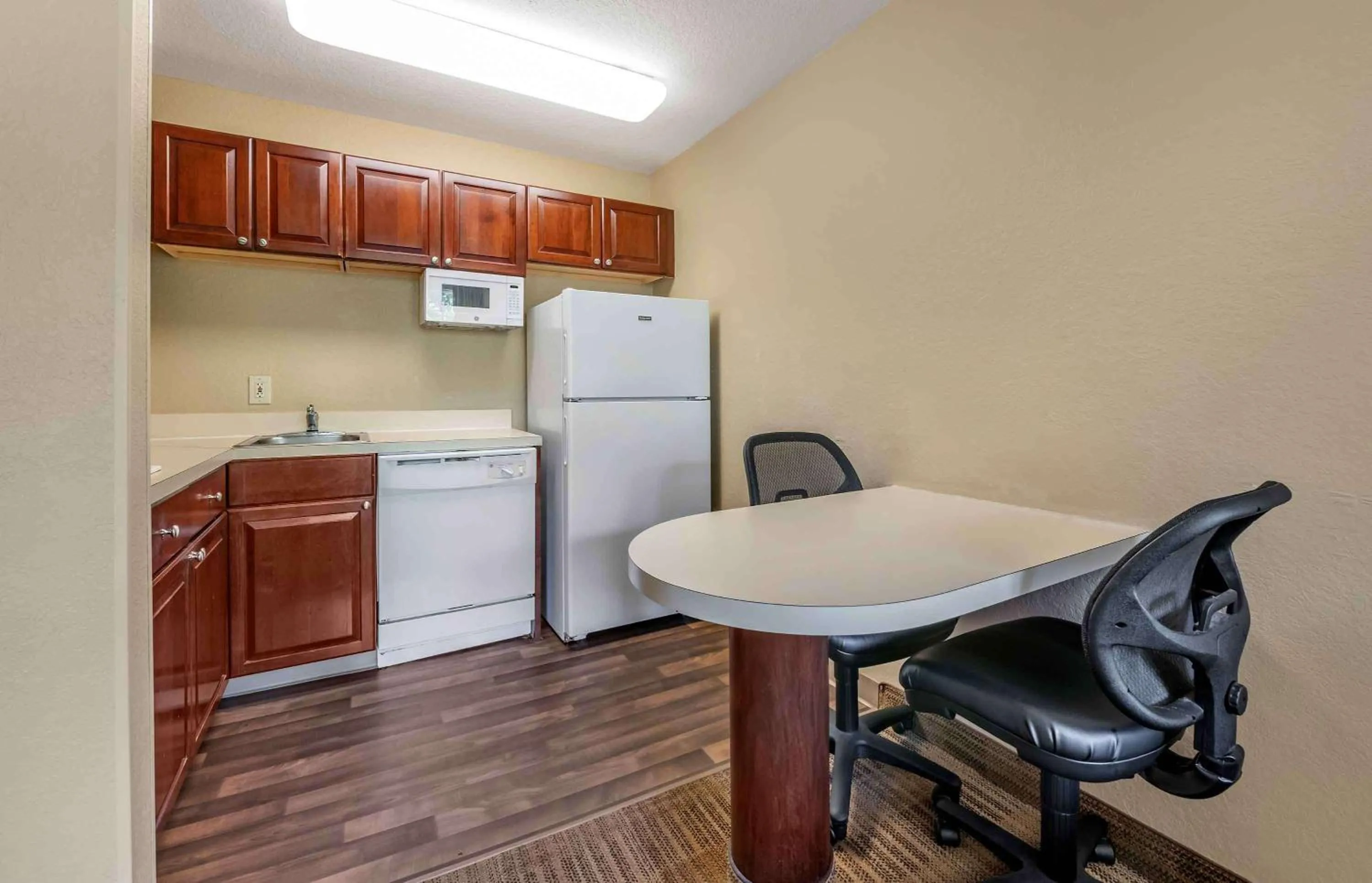 Kitchen or kitchenette in Extended Stay America Suites - Austin - Northwest - Research Park