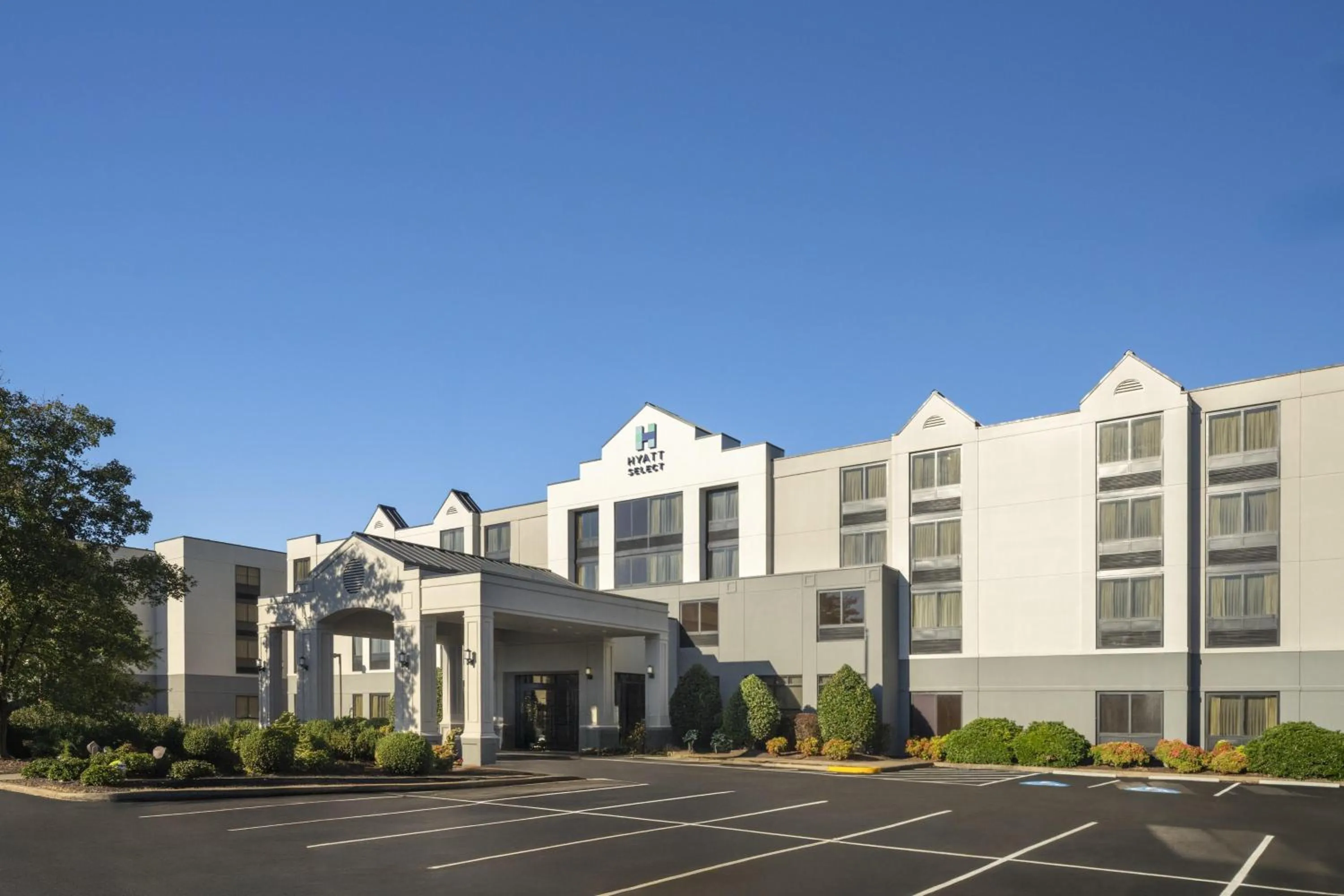 Property building in Hyatt Select Richmond Chester