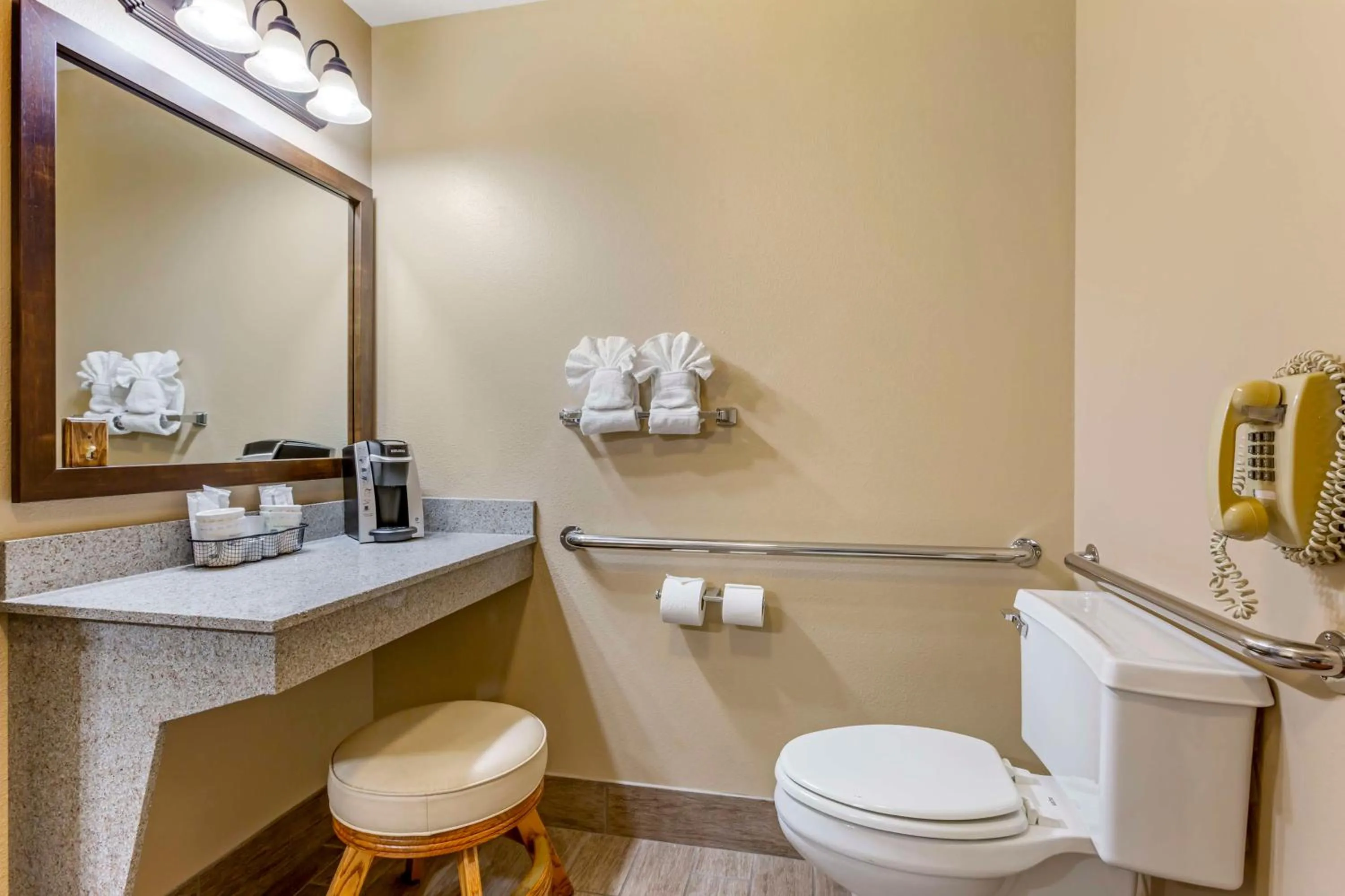 Bathroom in Best Western Sunset Inn