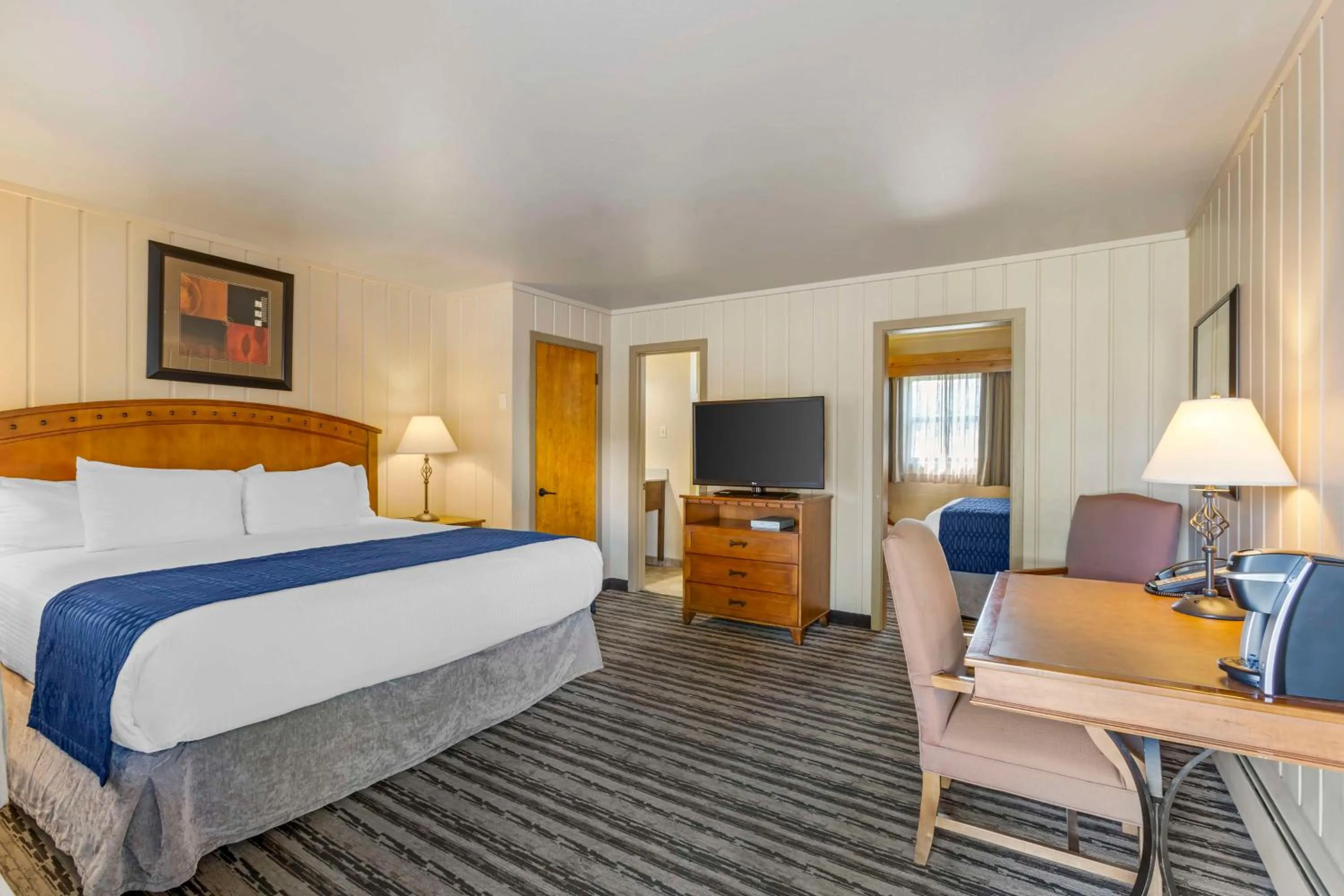 Bedroom, Bed in Best Western Sunset Inn