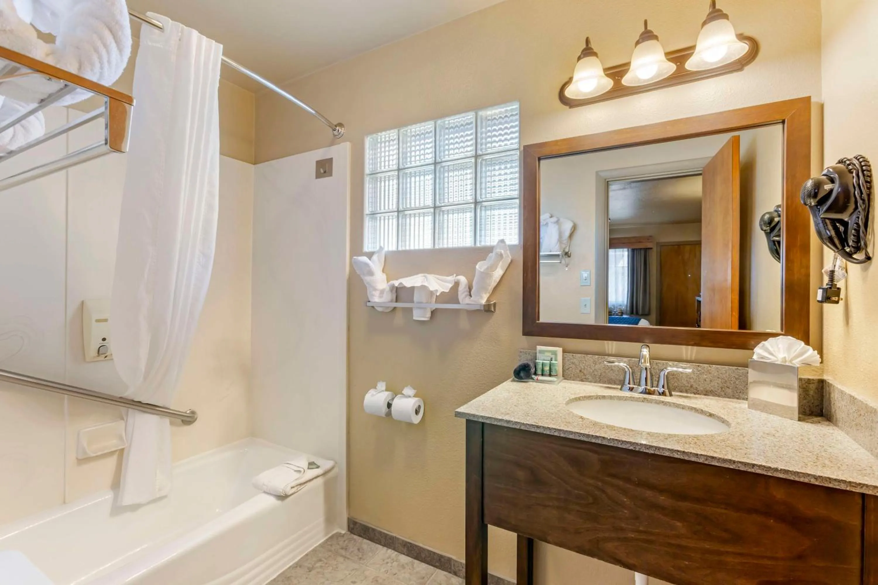 Bathroom in Best Western Sunset Inn