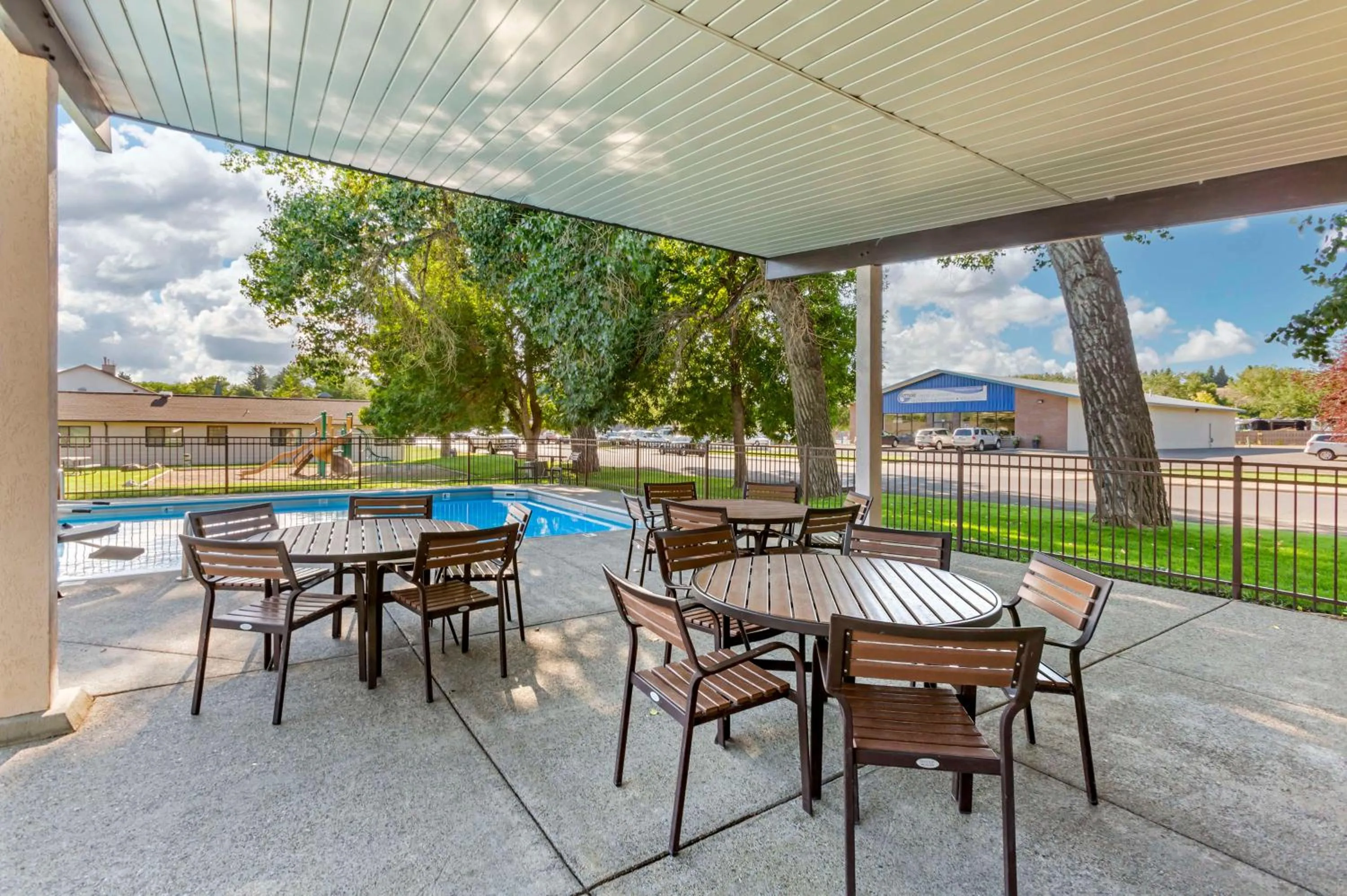 Pool view in Best Western Sunset Inn