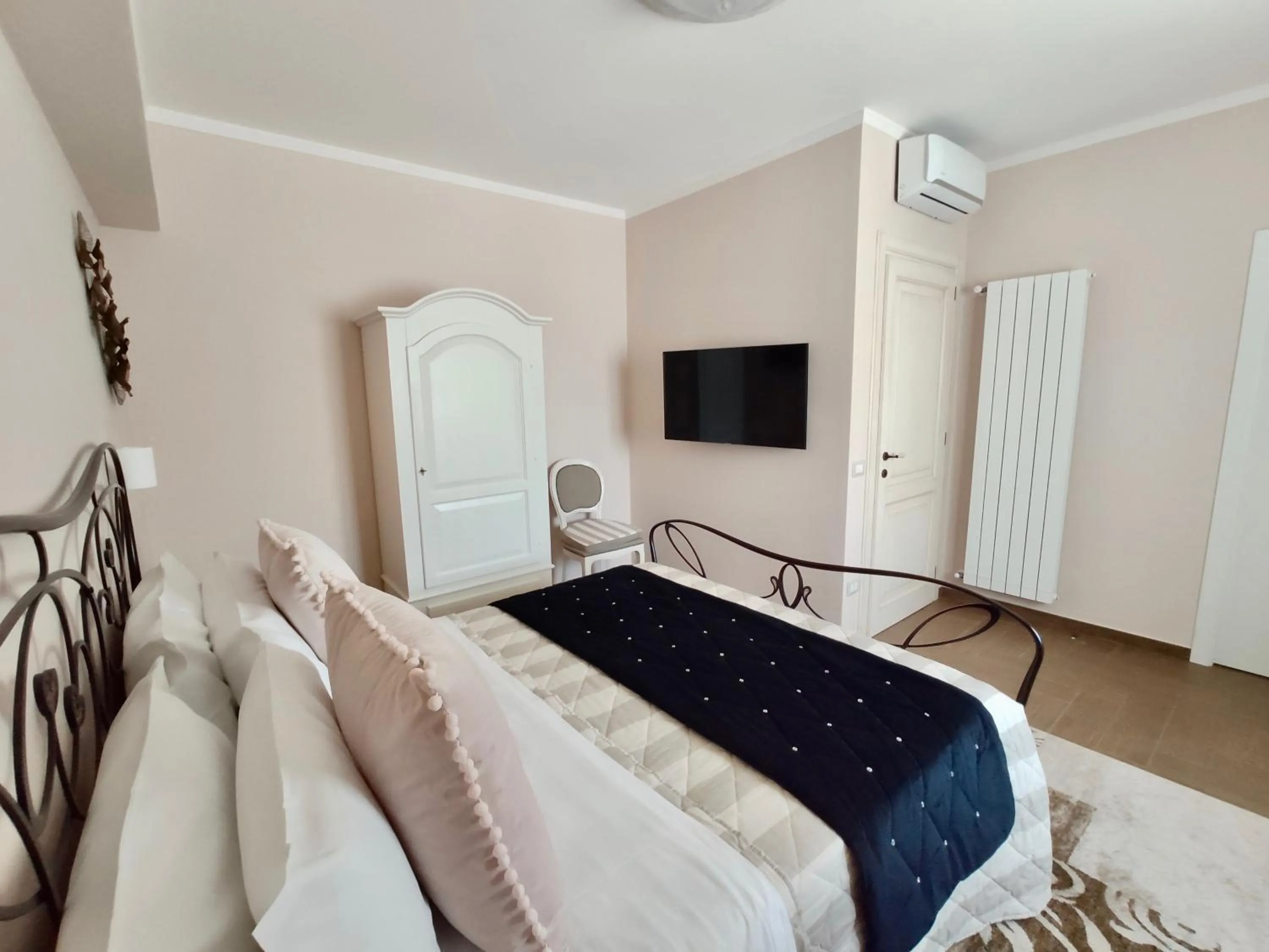 TV and multimedia, Bed in Il Castellaccio