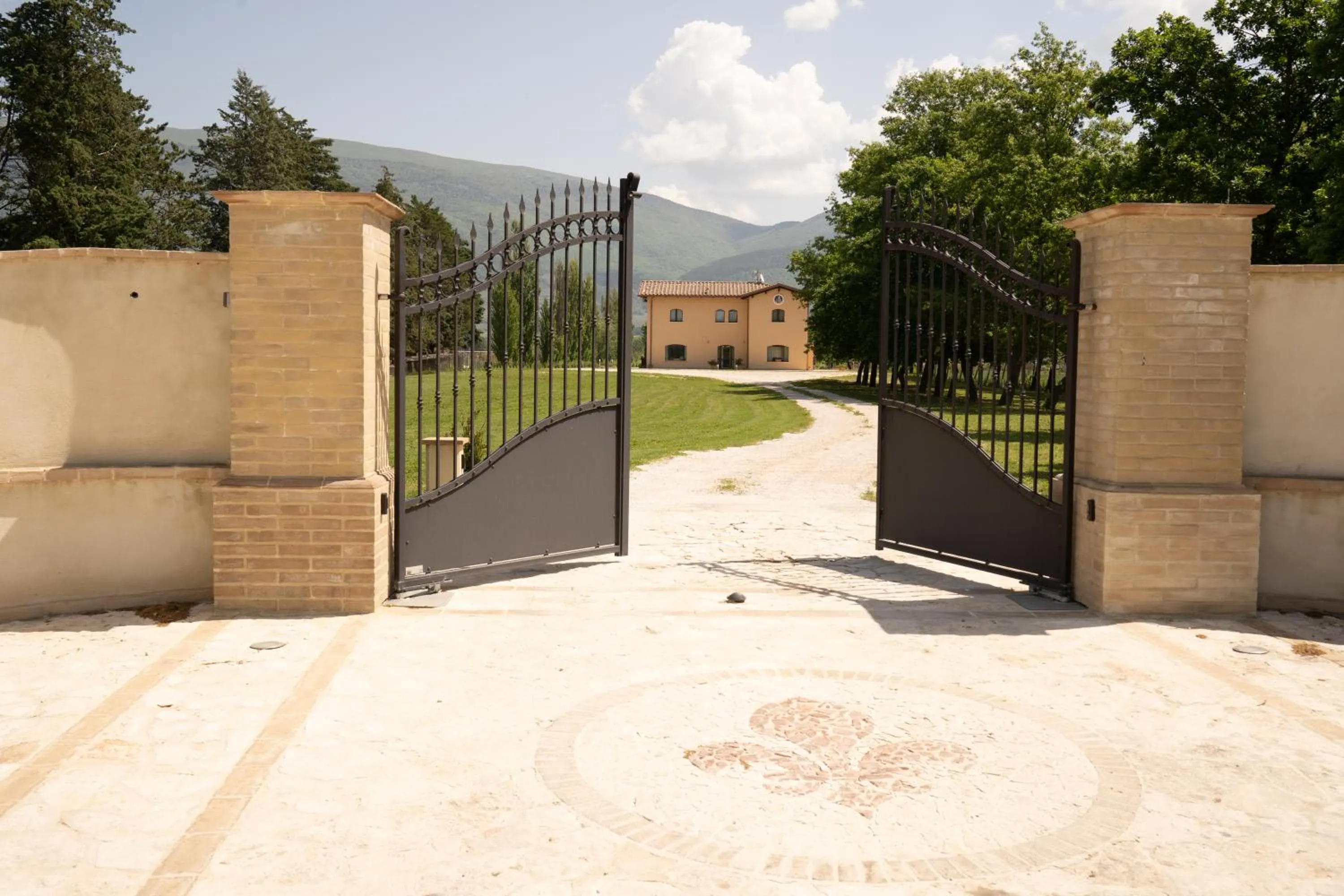 Property building in Il Castellaccio