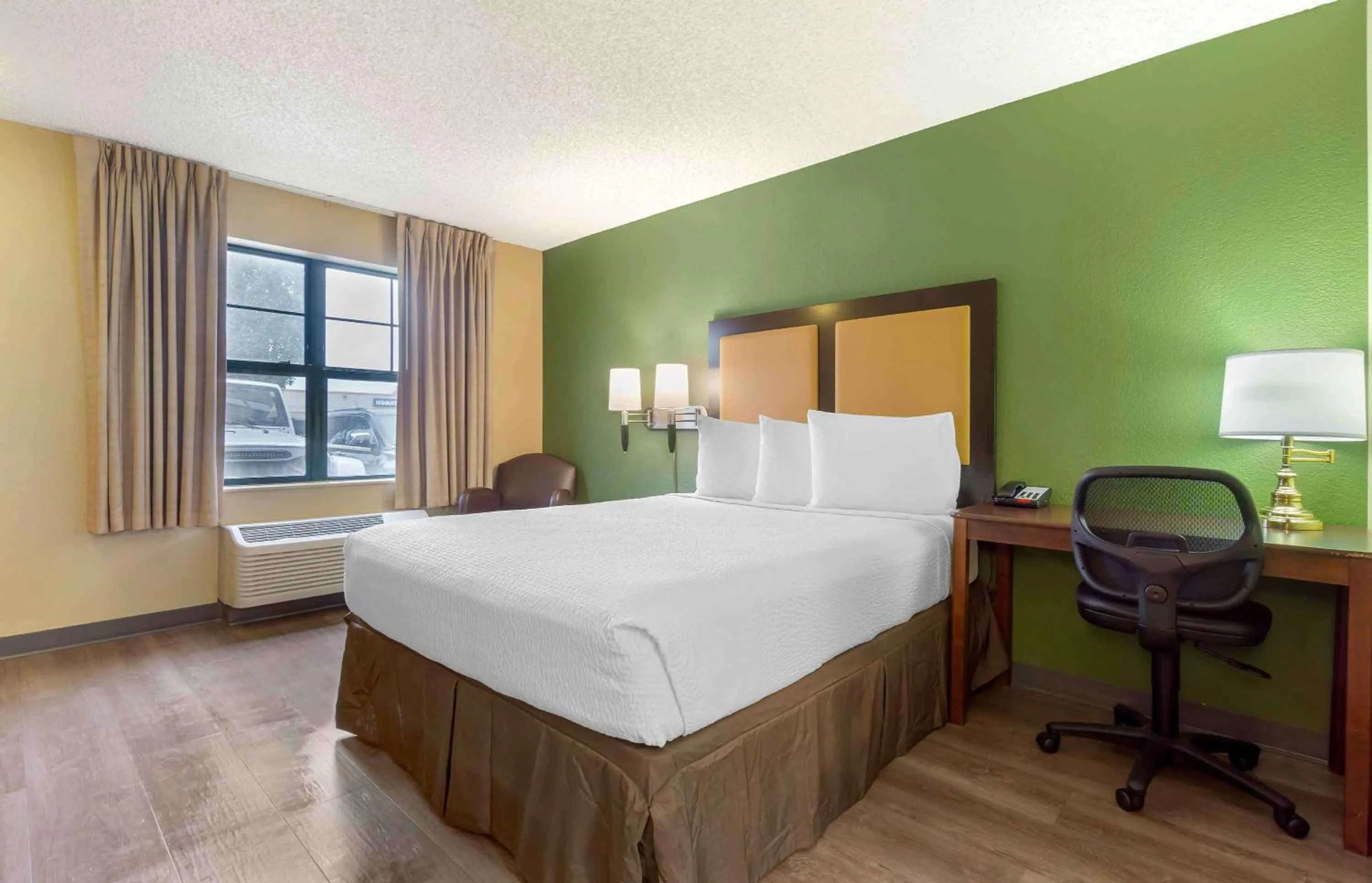 Bedroom, Bed in Extended Stay America Suites - Seattle - Kent