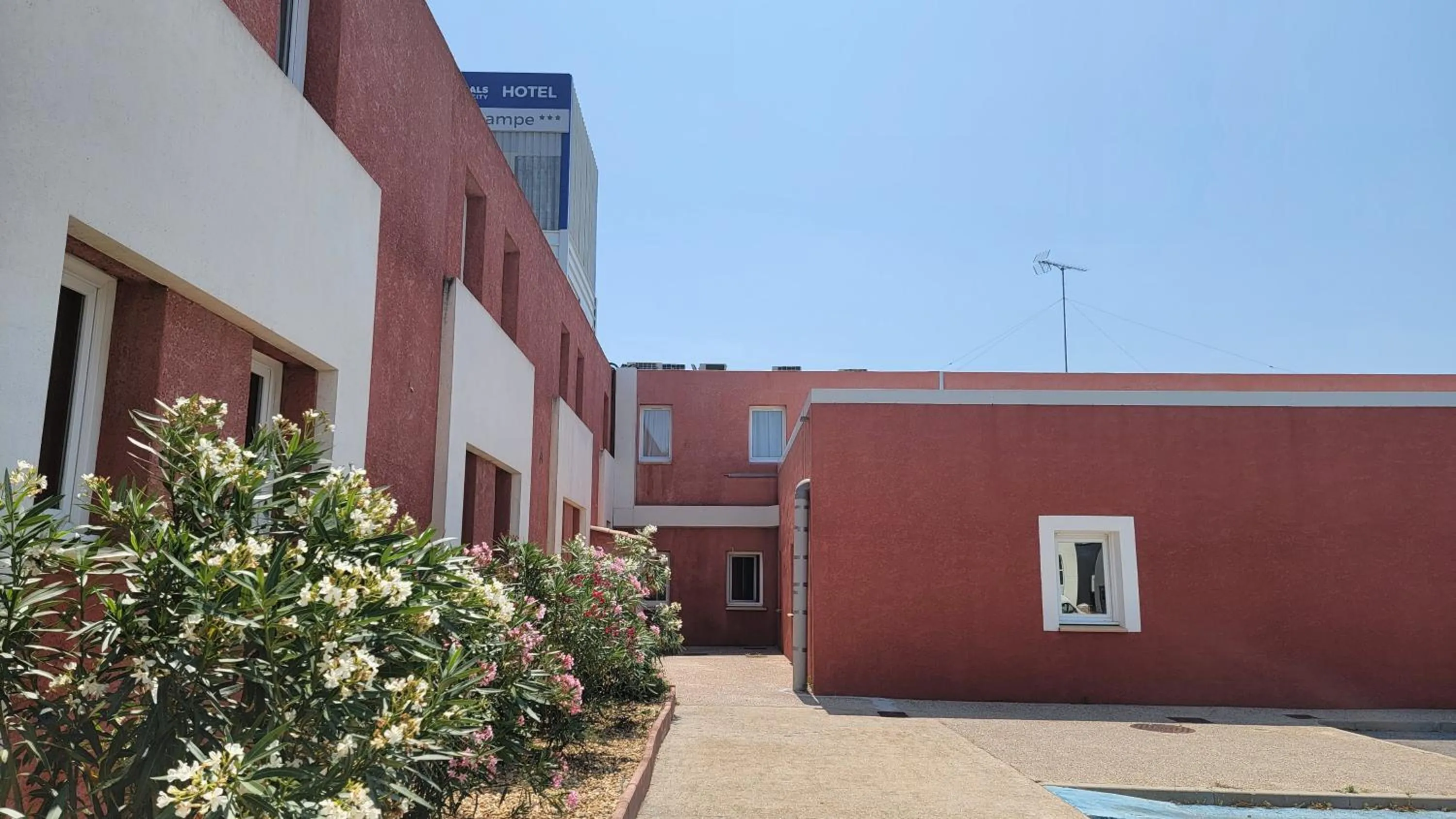 Property building in The Originals City, Hôtel L'Hippocampe, Sète Balaruc-le-Vieux