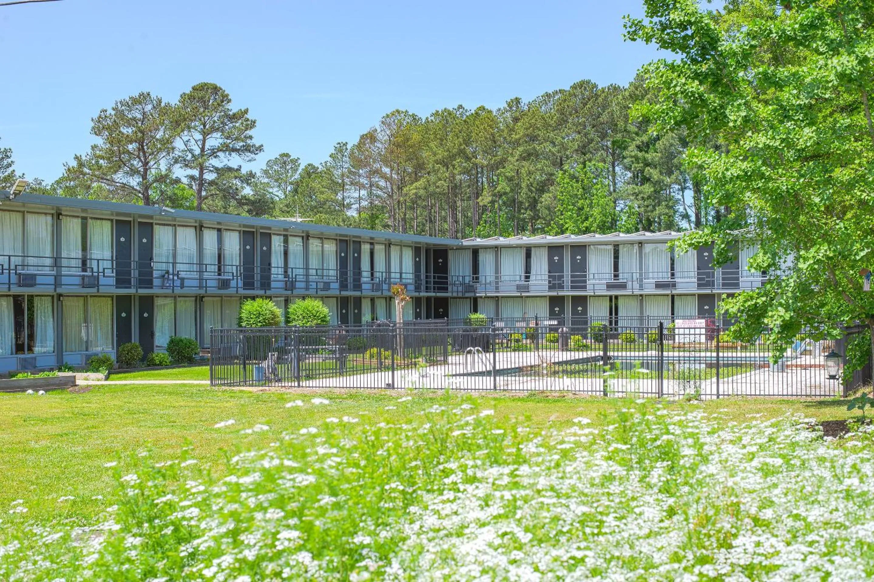 Garden in Masters Inn Selma Smithfield I-95 By OYO