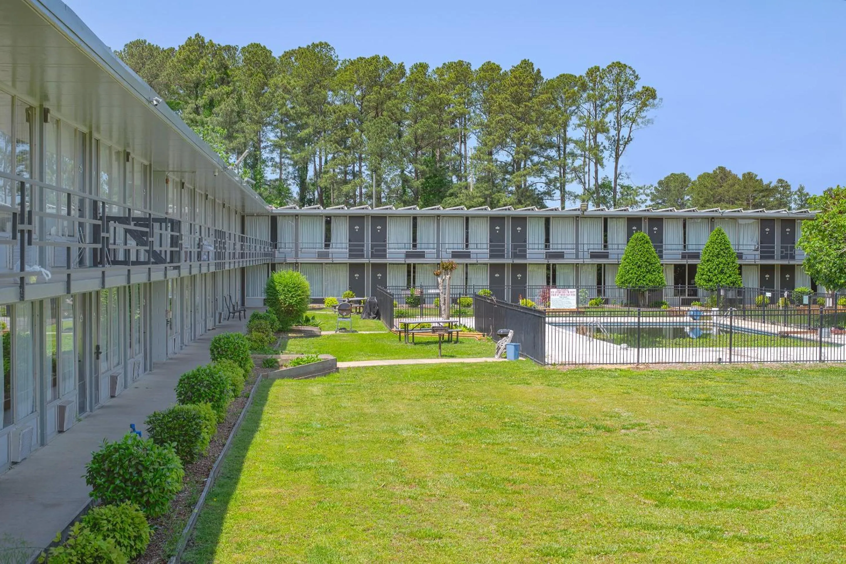 Garden in Masters Inn Selma Smithfield I-95 By OYO