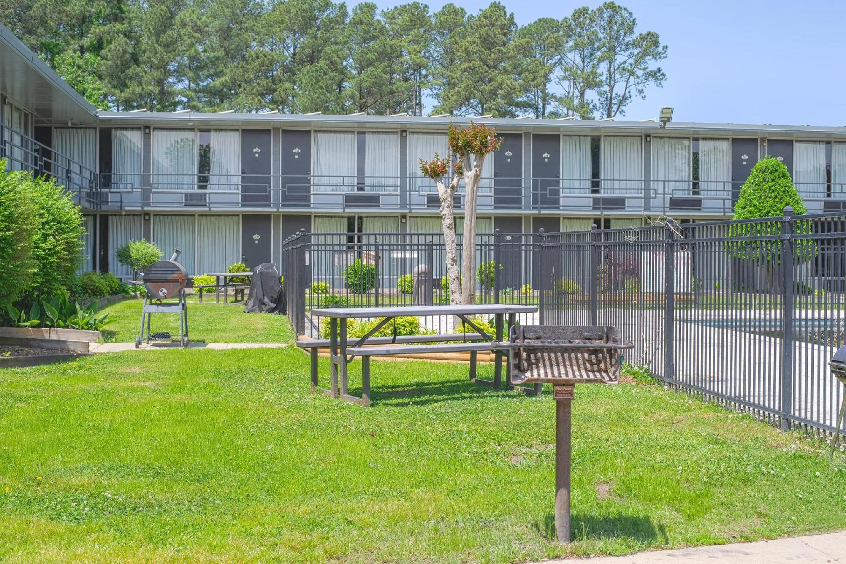 Garden in Masters Inn Selma Smithfield I-95 By OYO