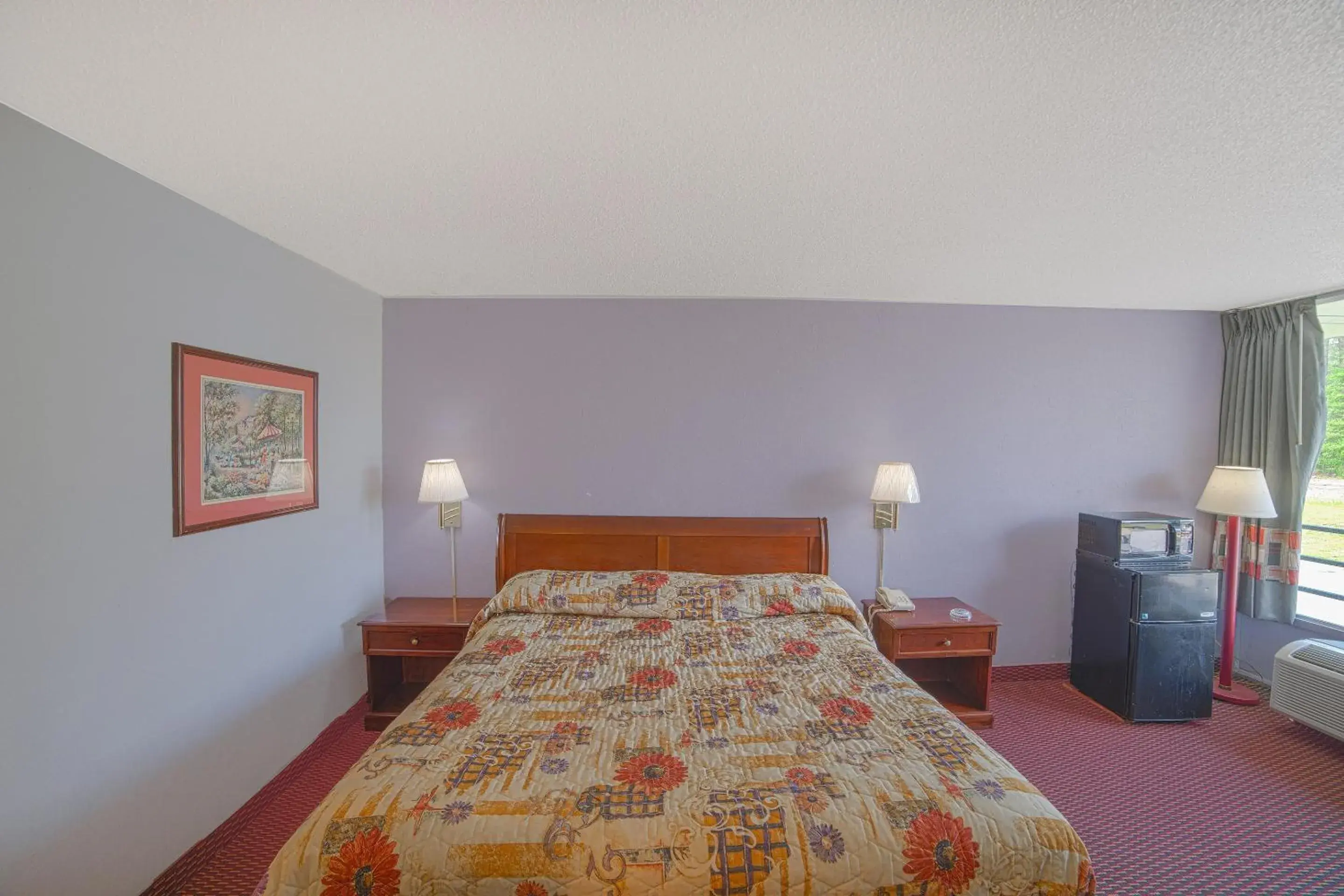 King Bed Smoking in Masters Inn Selma Smithfield I-95 By OYO King Bed Smoking in Masters Inn Selma Smithfield I-95 By OYO