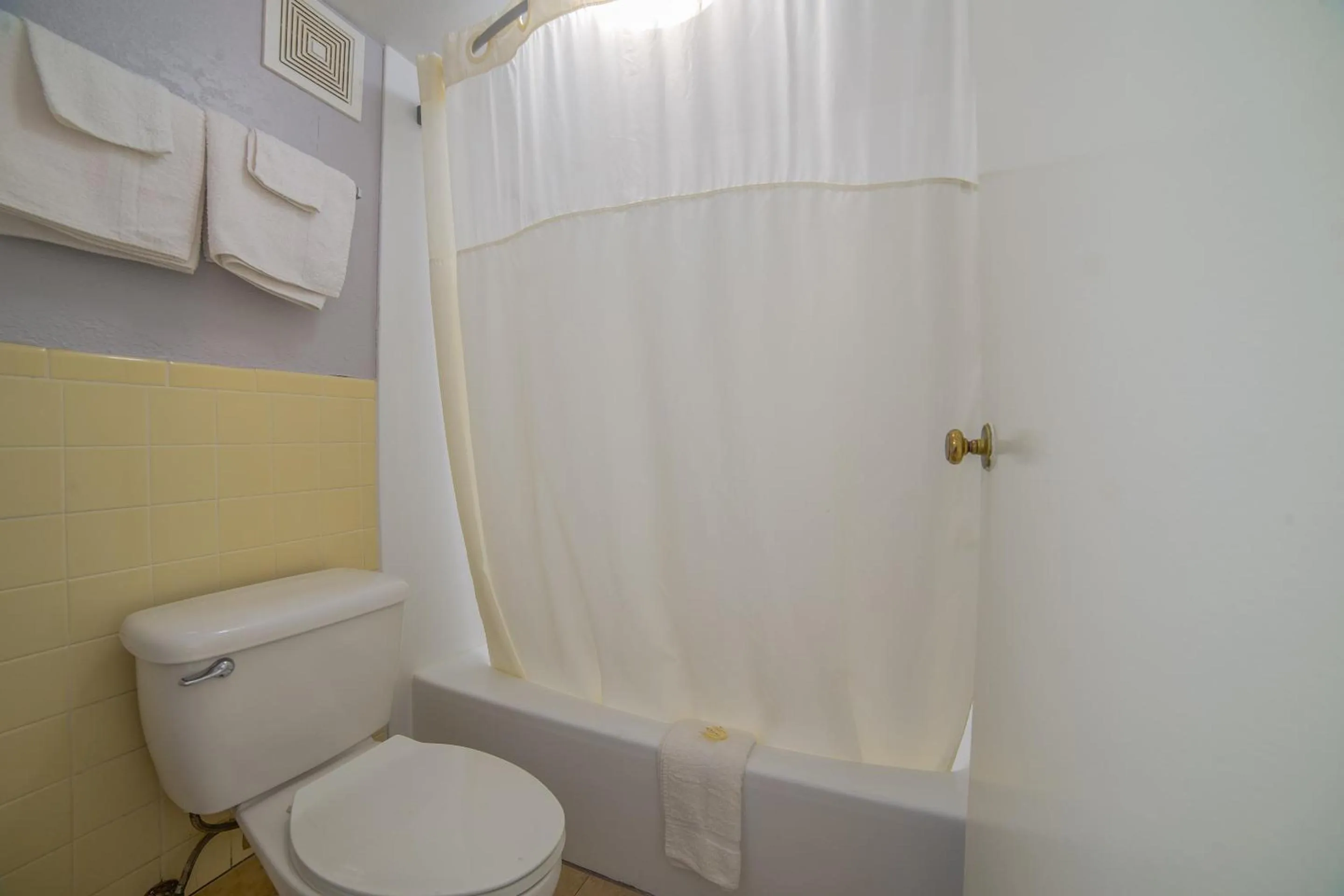 Bathroom in Masters Inn Selma Smithfield I-95 By OYO