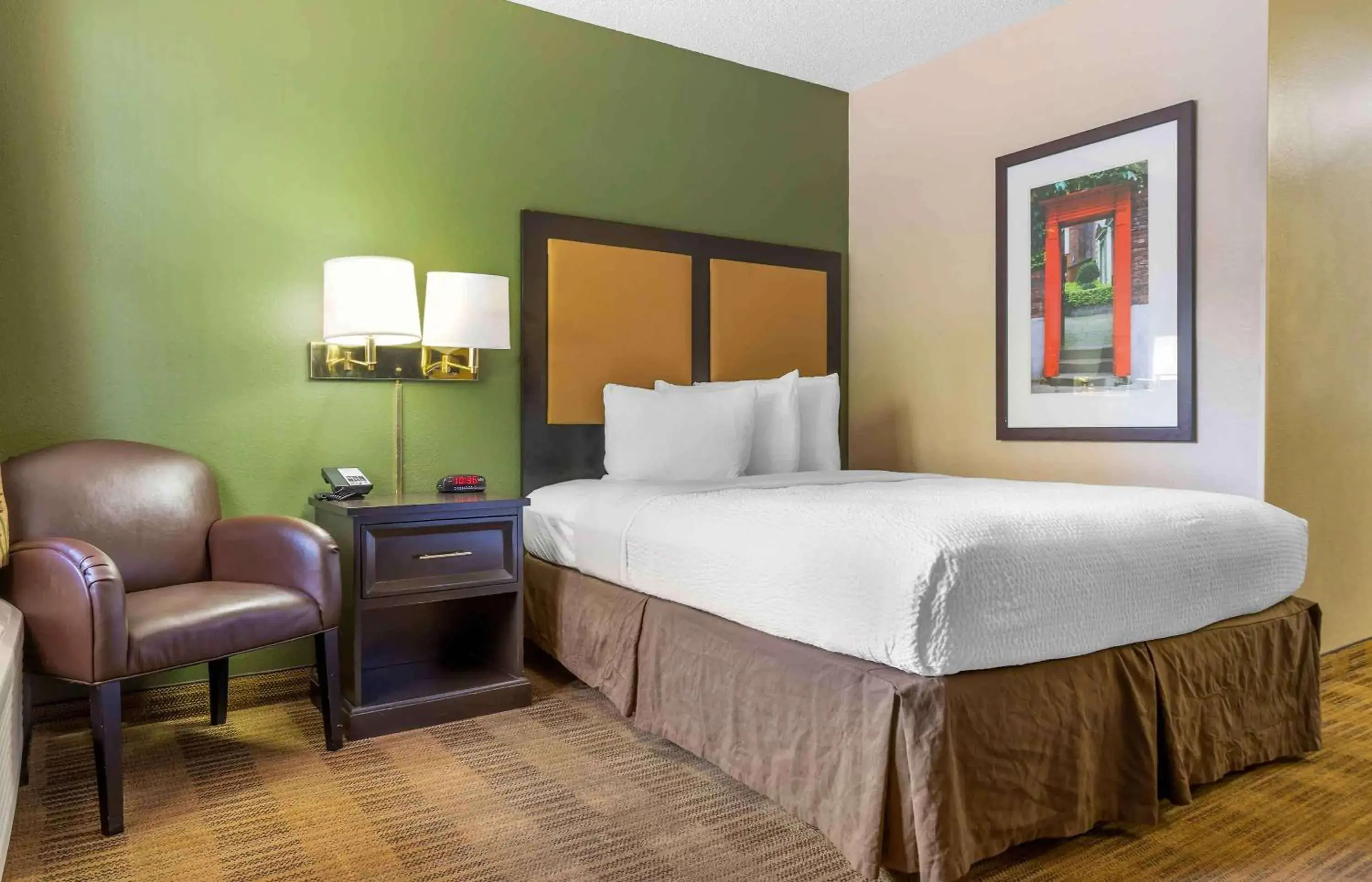 Queen studio with 1 Queen Bed - Disability Access/Non-Smoking in Extended Stay America Suites - Bakersfield - California Avenue Queen studio with 1 Queen Bed - Disability Access/Non-Smoking in Extended Stay America Suites - Bakersfield - California Avenue