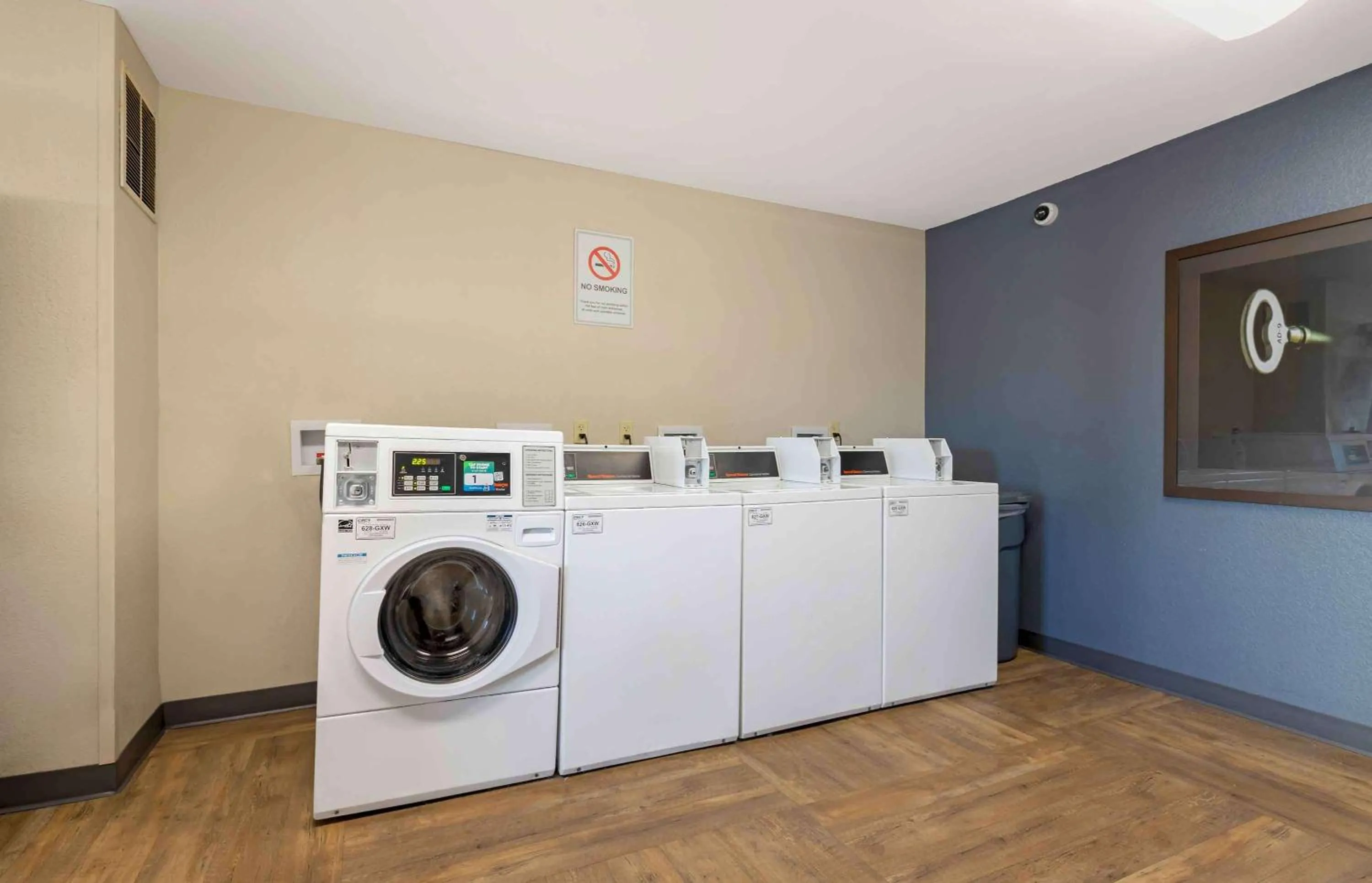 Property building in Extended Stay America Suites - Tulsa - Central