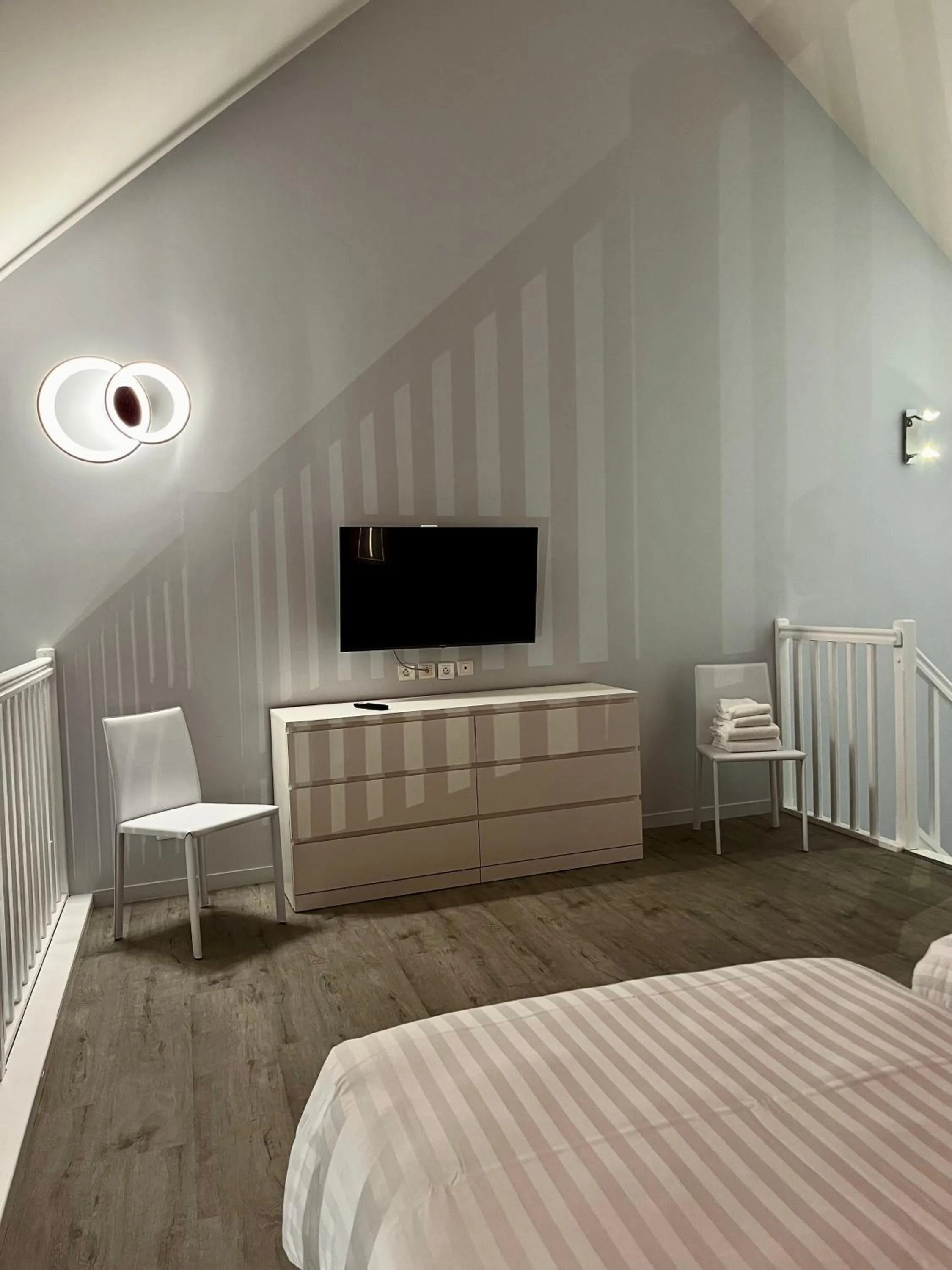 Bedroom, Bed in Hôtel Le Château Fort de Sedan