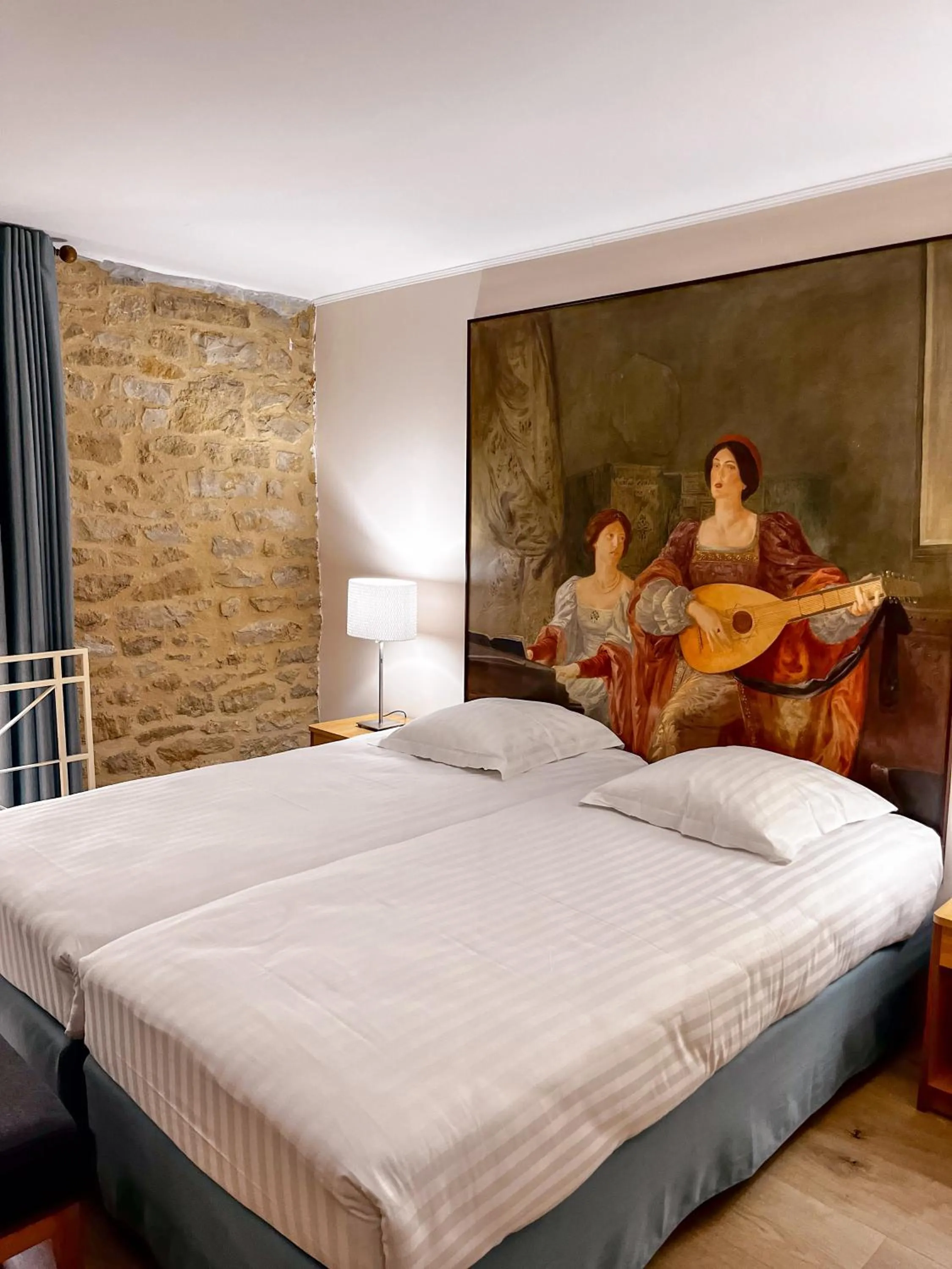 Bed in Hôtel Le Château Fort de Sedan