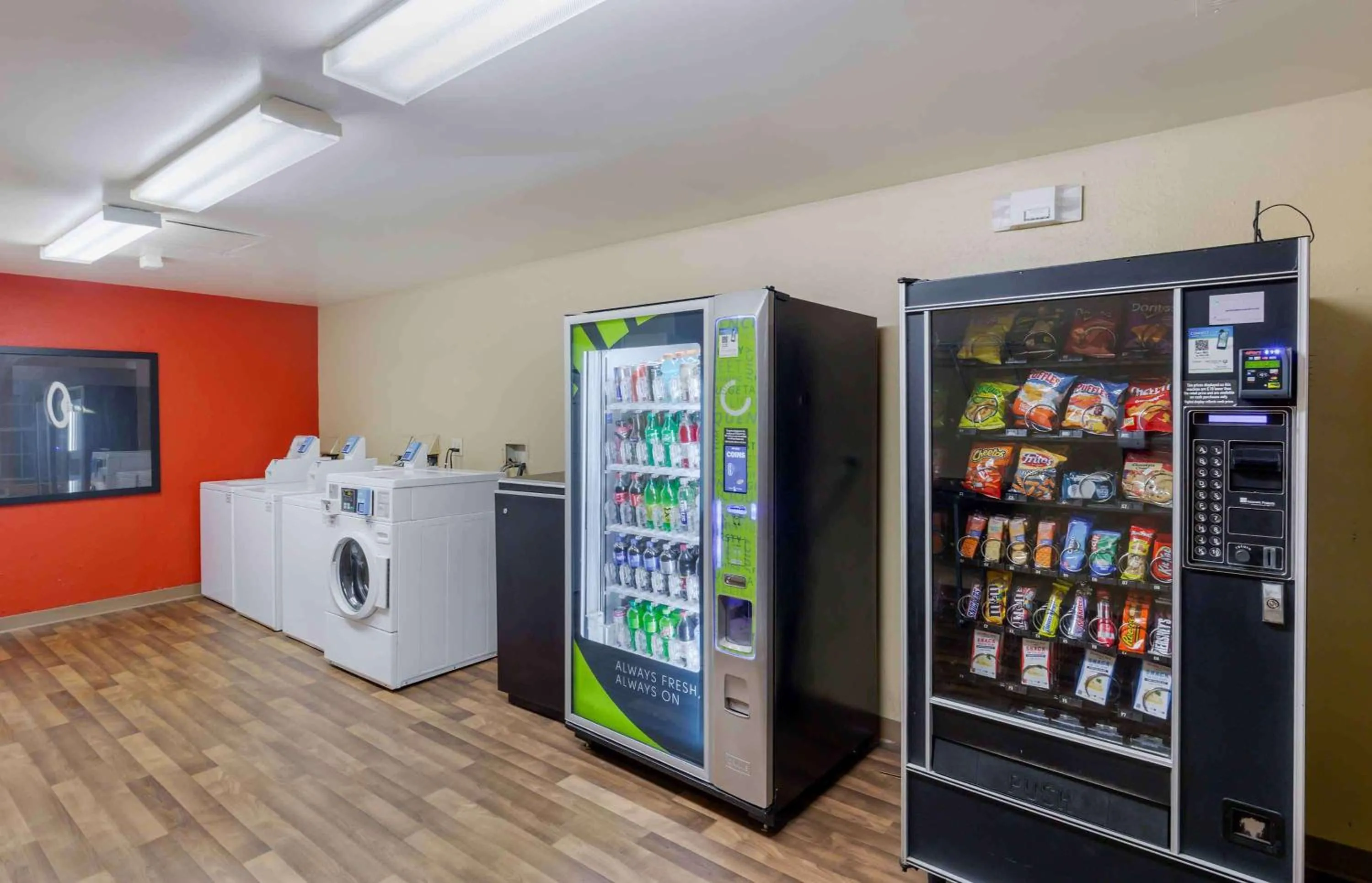 Property building in Extended Stay America Select Suites - Fayetteville - Owen Dr