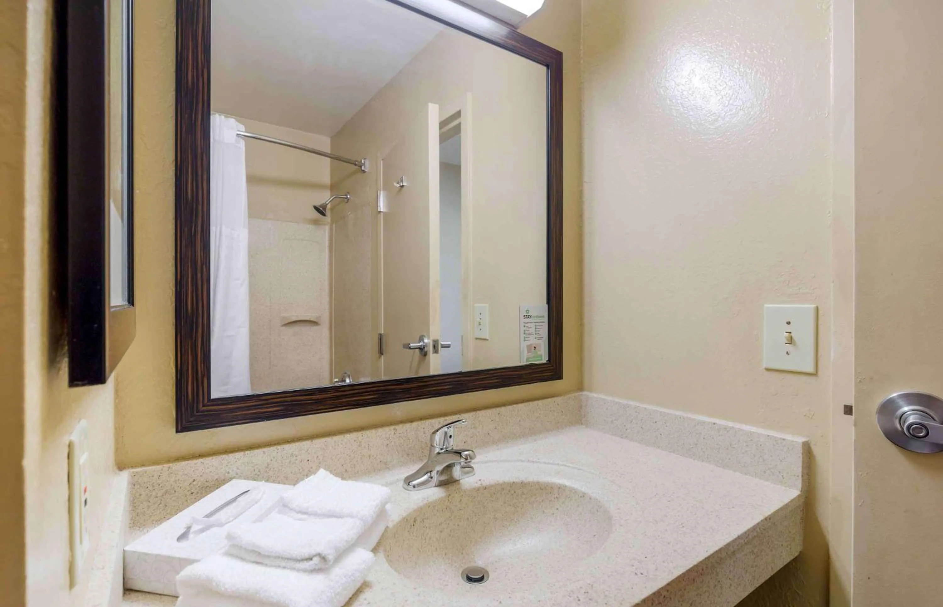 Bathroom in Extended Stay America Select Suites - Fayetteville - Owen Dr