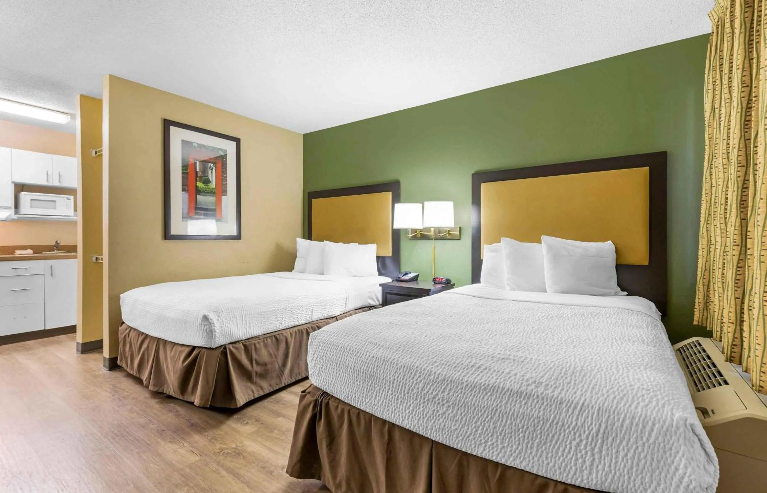 Bedroom, Bed in Extended Stay America Suites - Columbia - West - Interstate 126