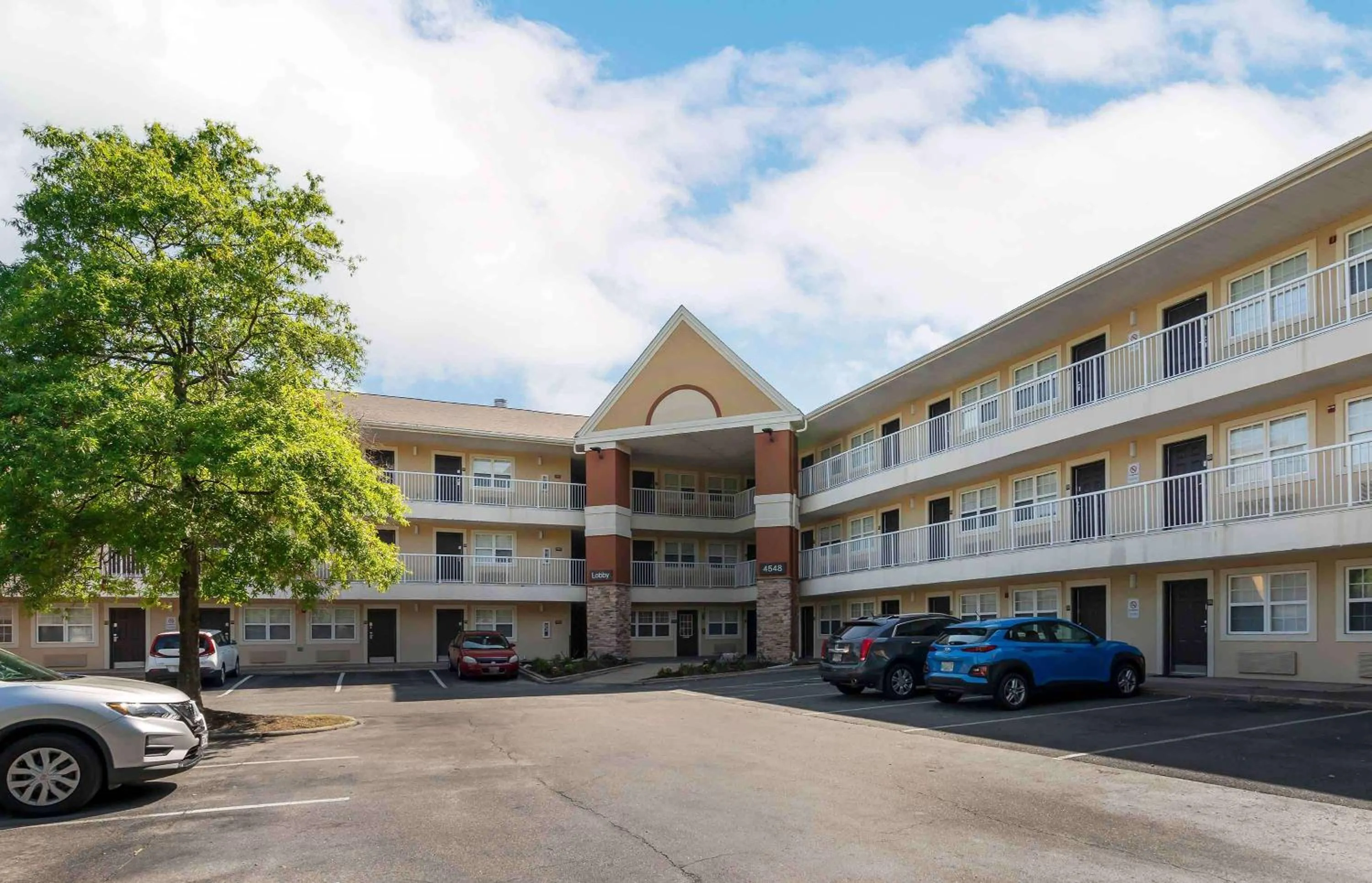 Property building in Extended Stay America Suites - Virginia Beach - Independence Blvd