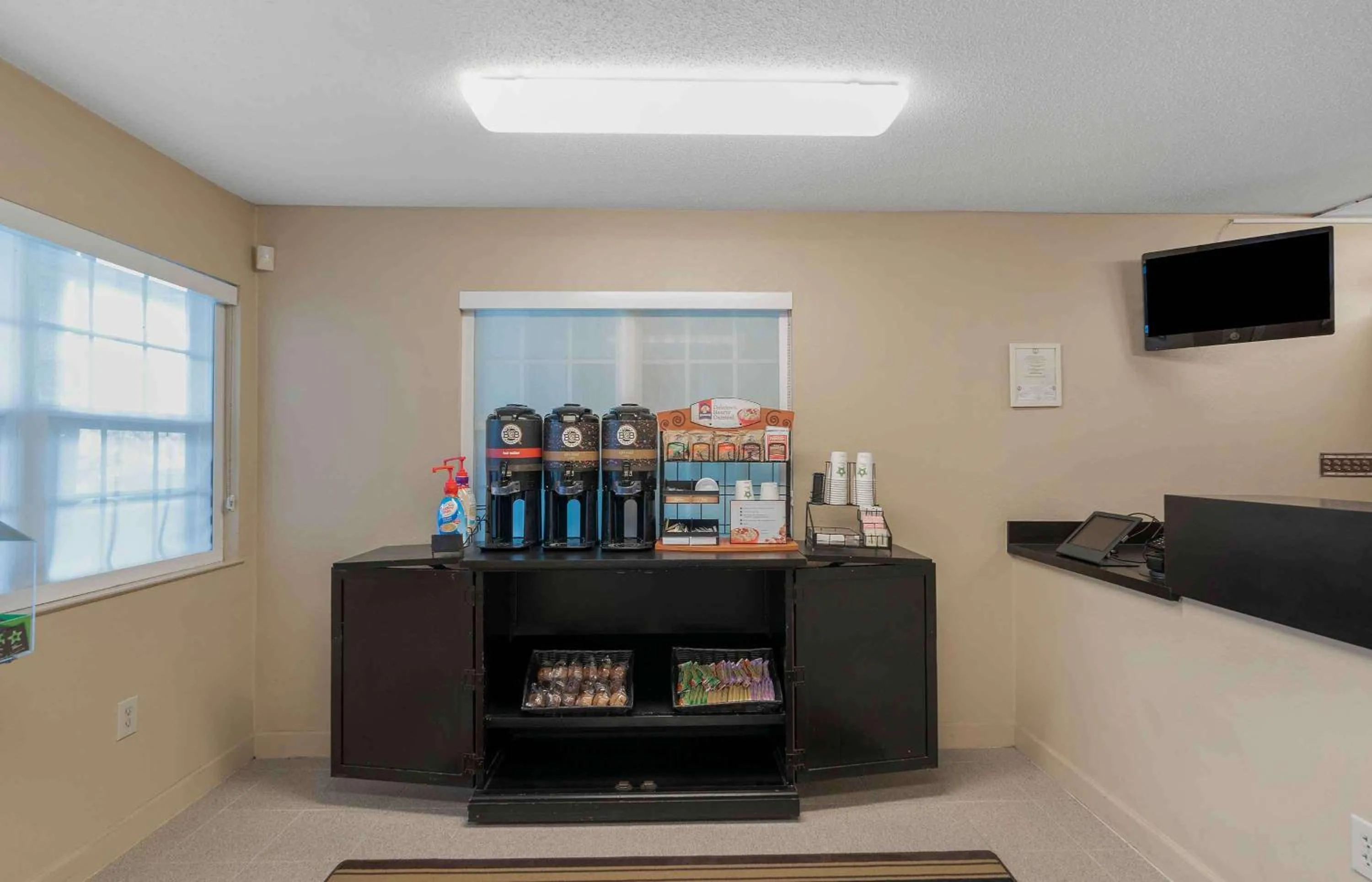 Breakfast in Extended Stay America Suites - Virginia Beach - Independence Blvd