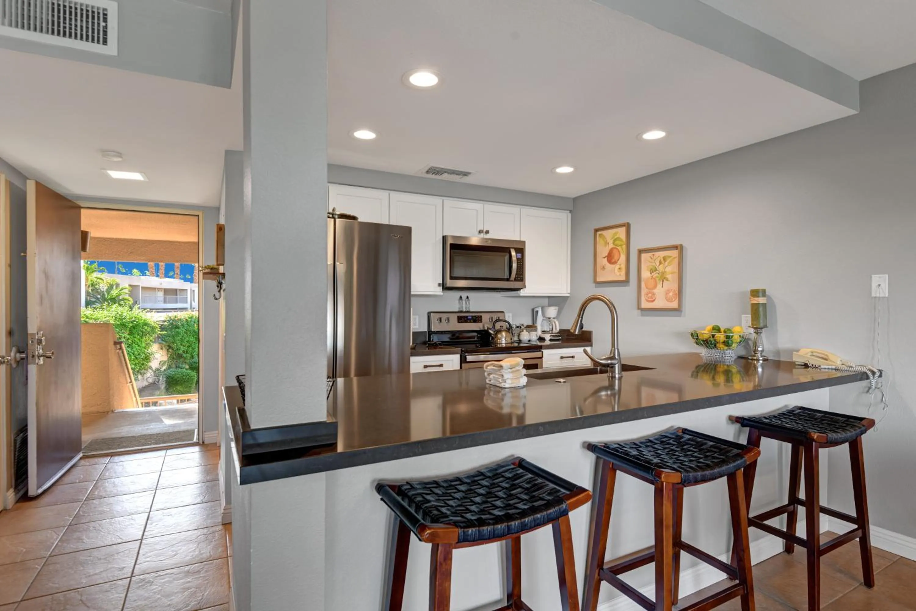 Property building in Shadow Mountain Resort