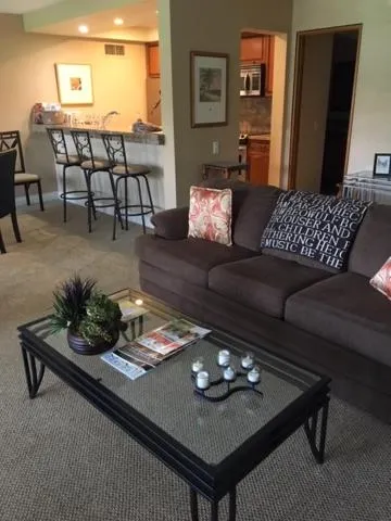 Property building in Shadow Mountain Resort