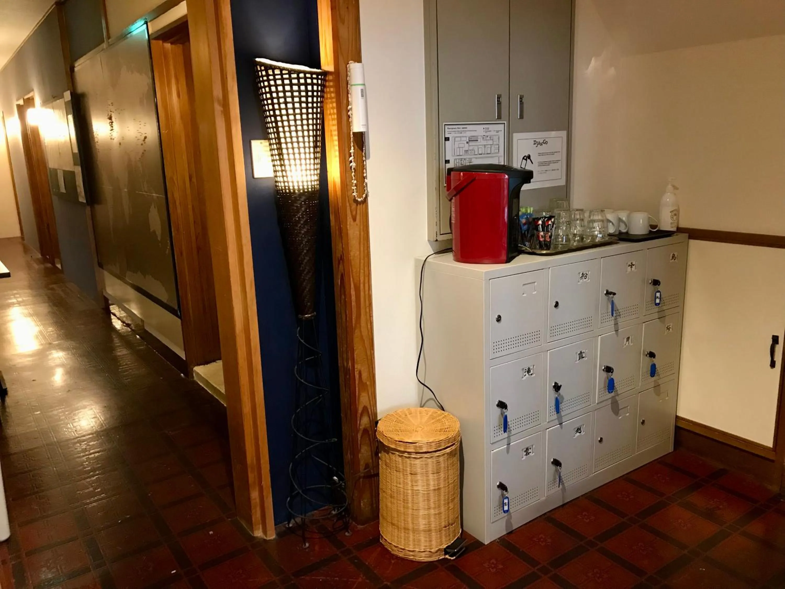 DJANGO Hostel & Lounge