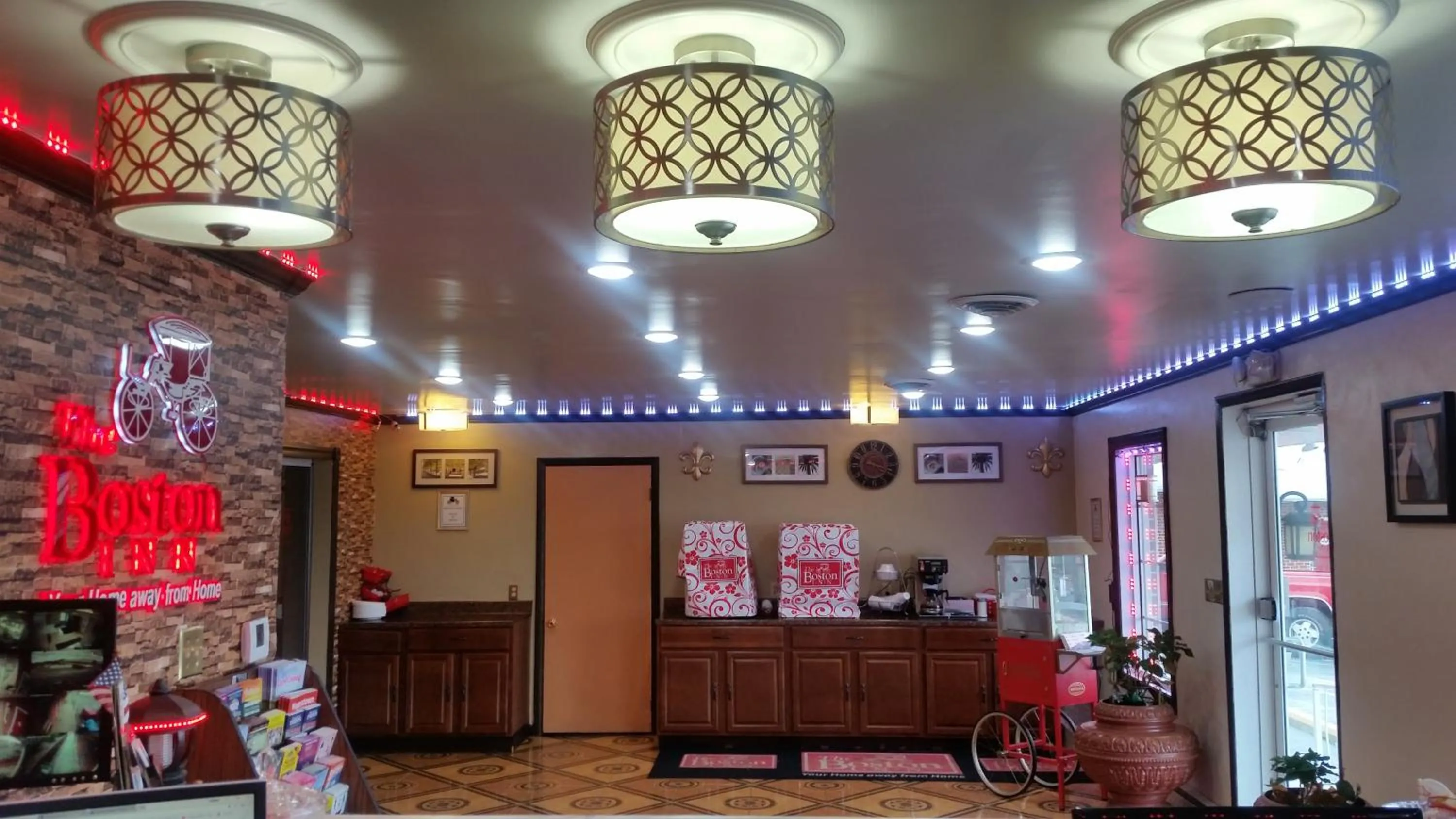 Lobby or reception in The Boston Inn