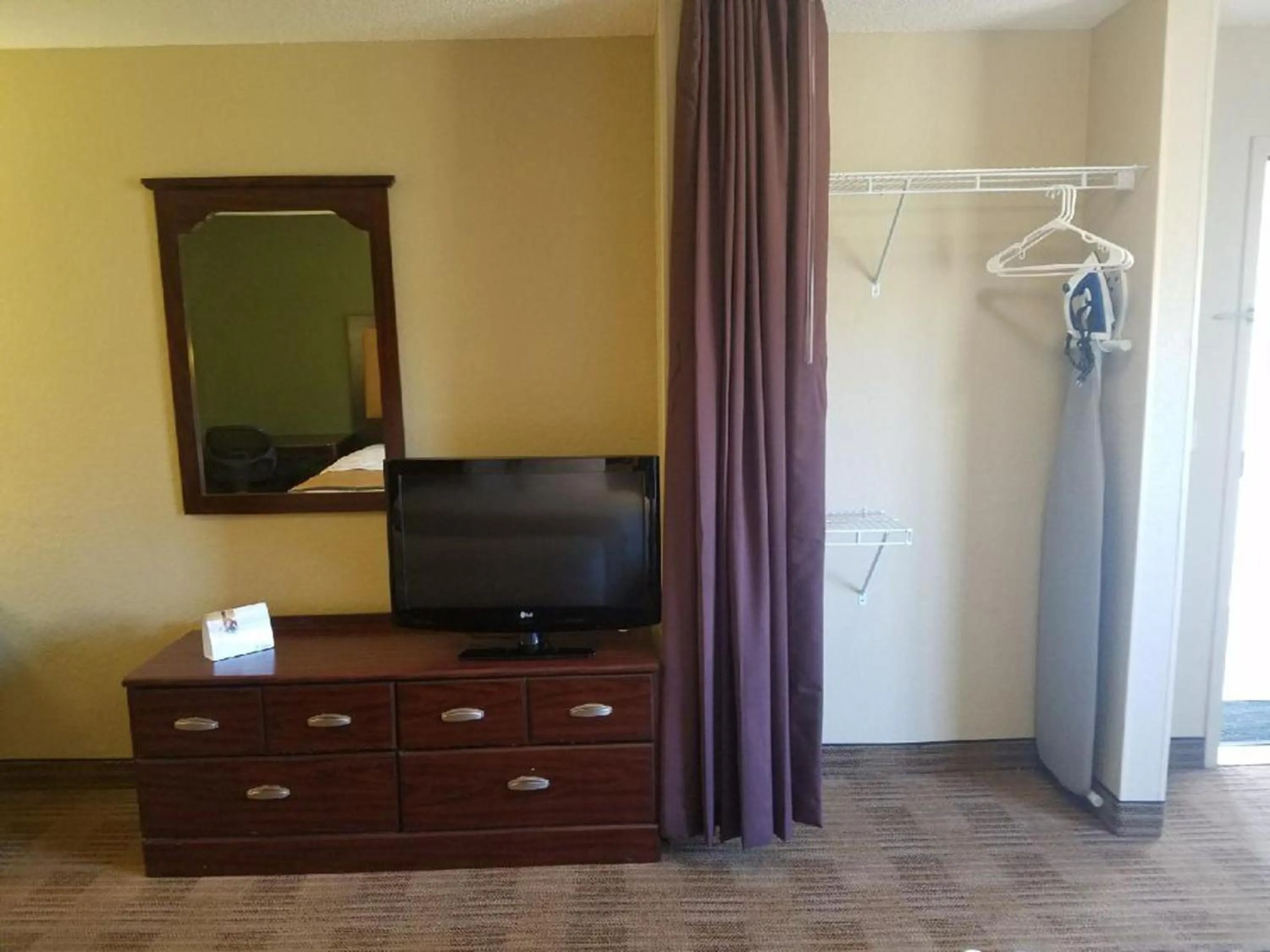 TV and multimedia, TV/Entertainment Center in Extended Stay America Suites - Little Rock - Financial Centre Parkway