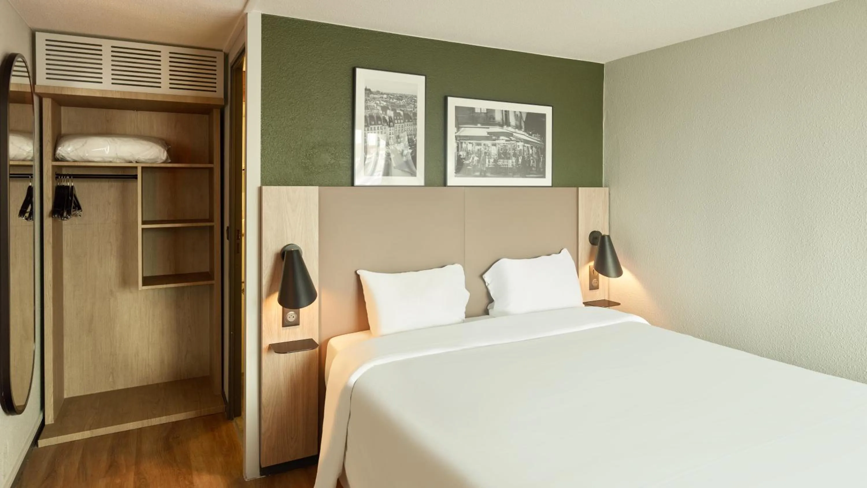 Bed in Campanile NATURE - Marne La Vallée - Chelles