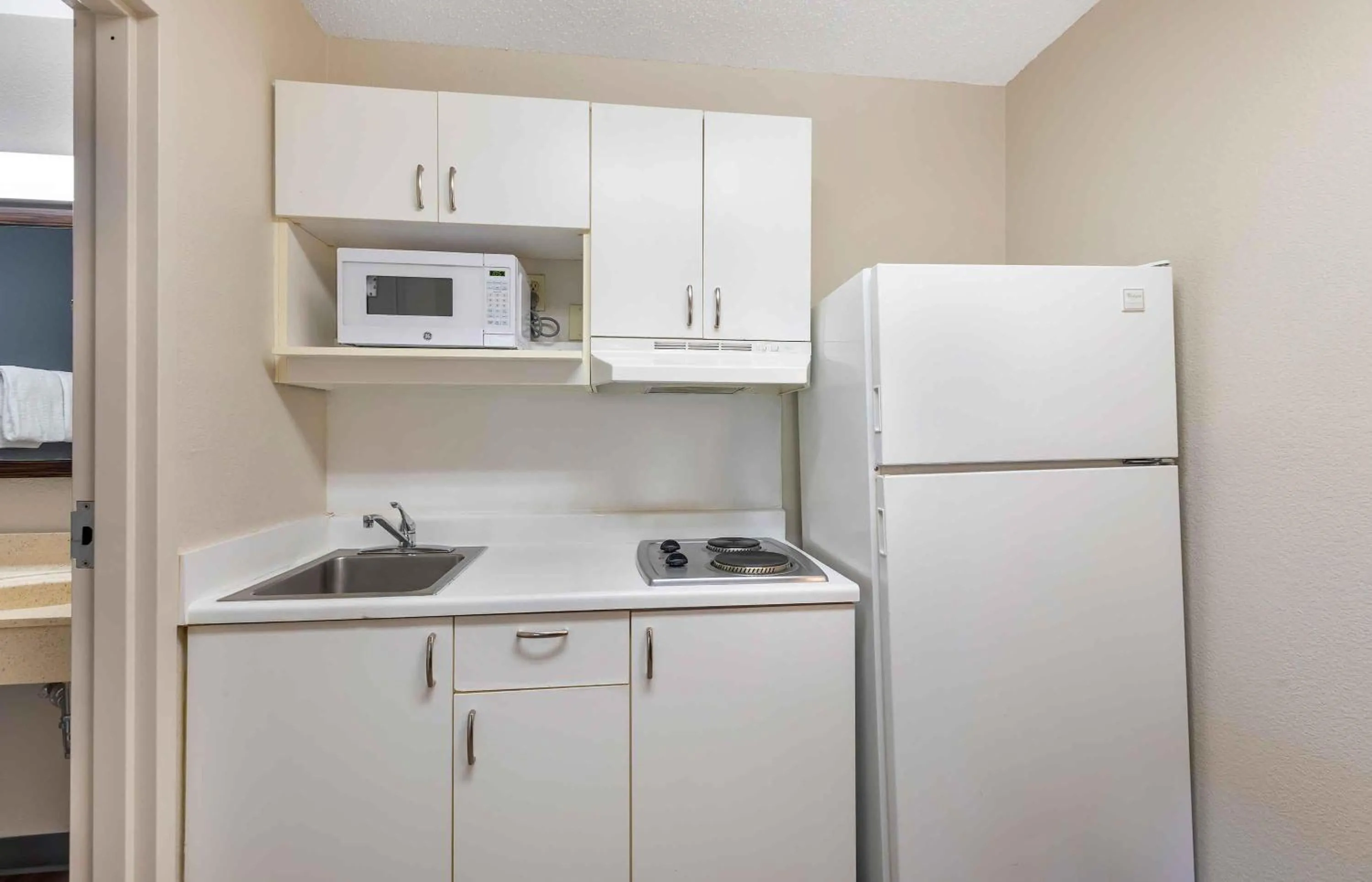 Kitchen or kitchenette in Extended Stay America Select Suites - Denver - Lakewood South