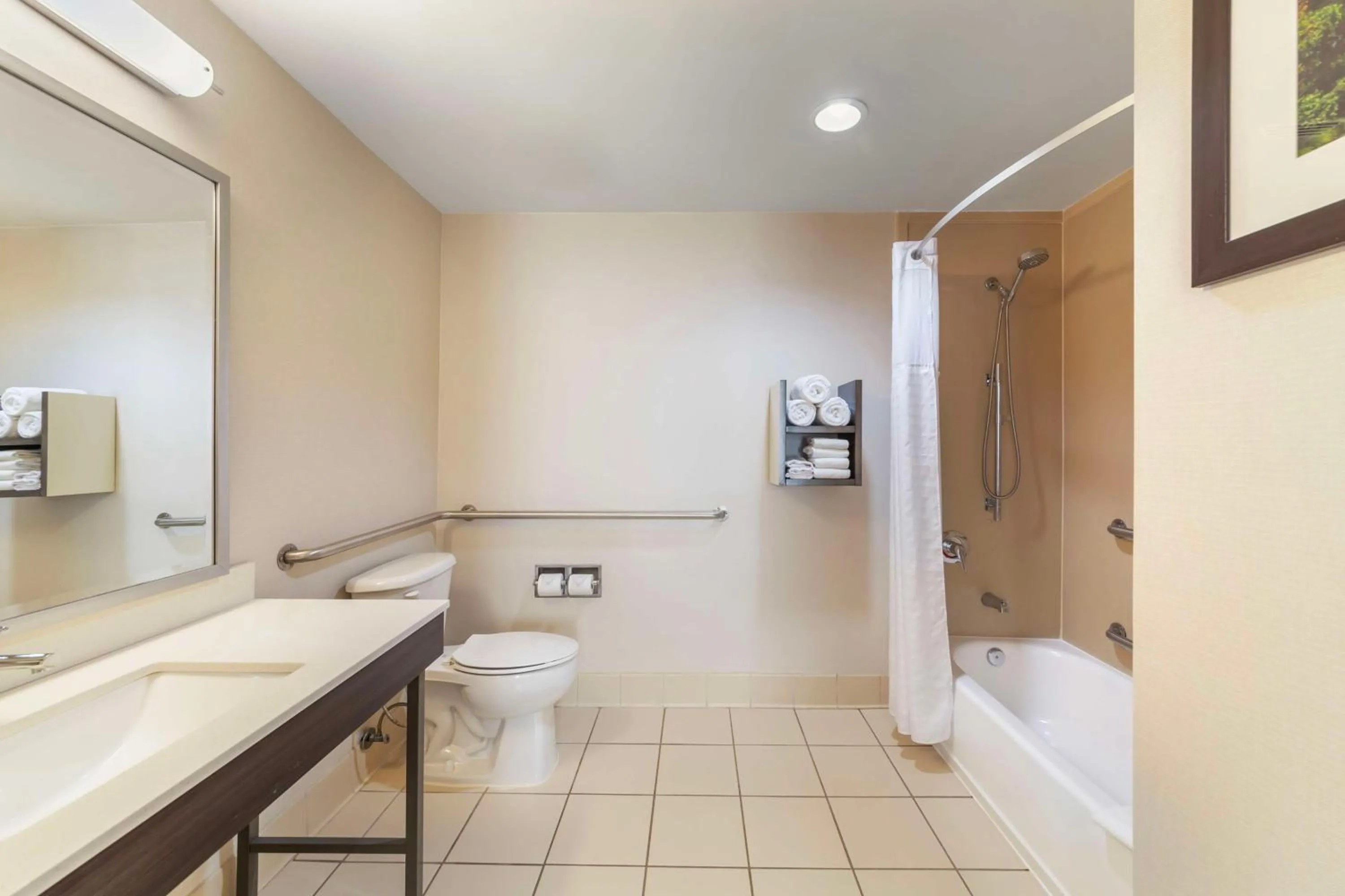 Bathroom in Best Western Plus Kendall Hotel & Suites