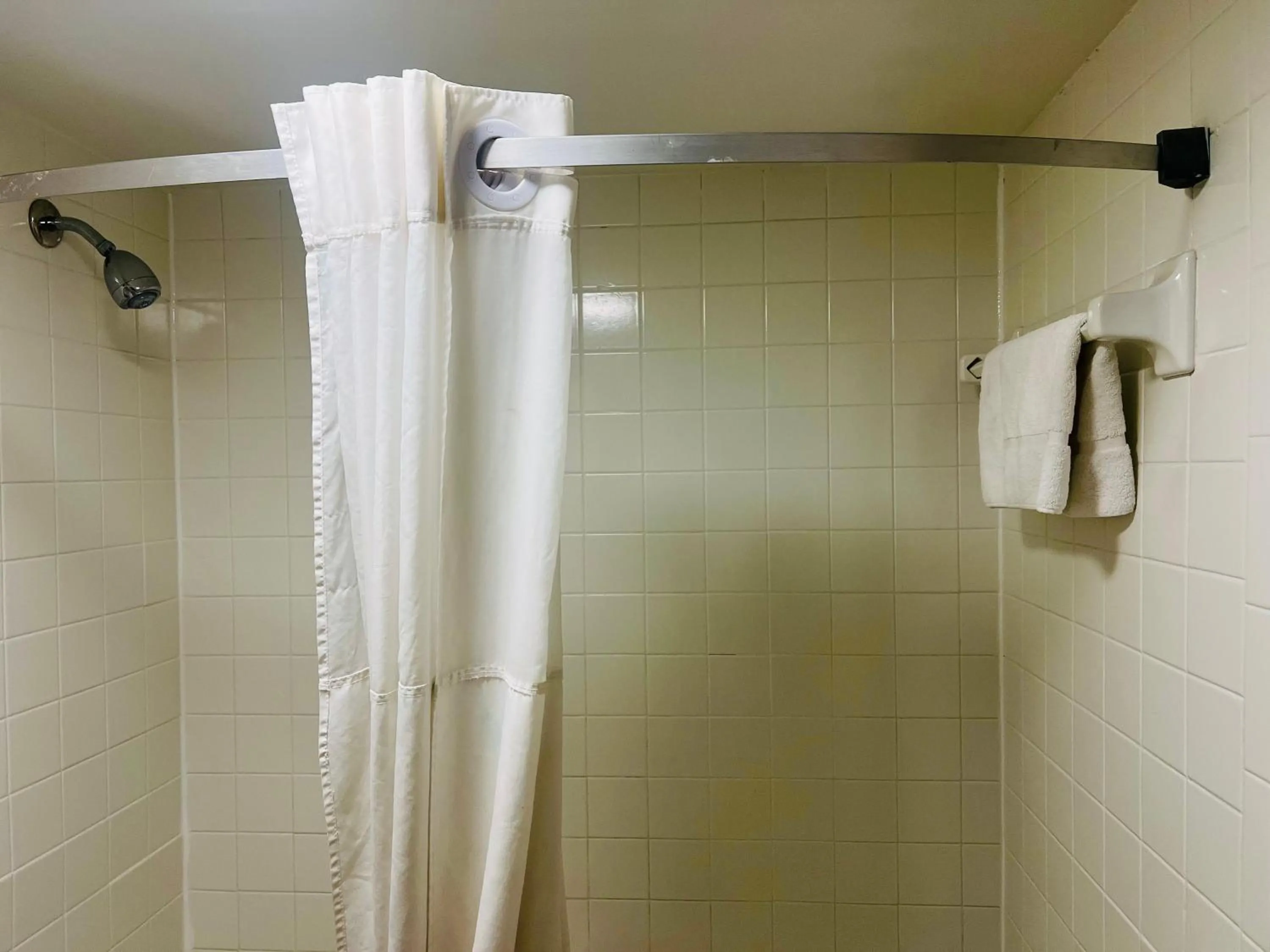 Bathroom in Days Inn by Wyndham Jellico - Tennessee State Line