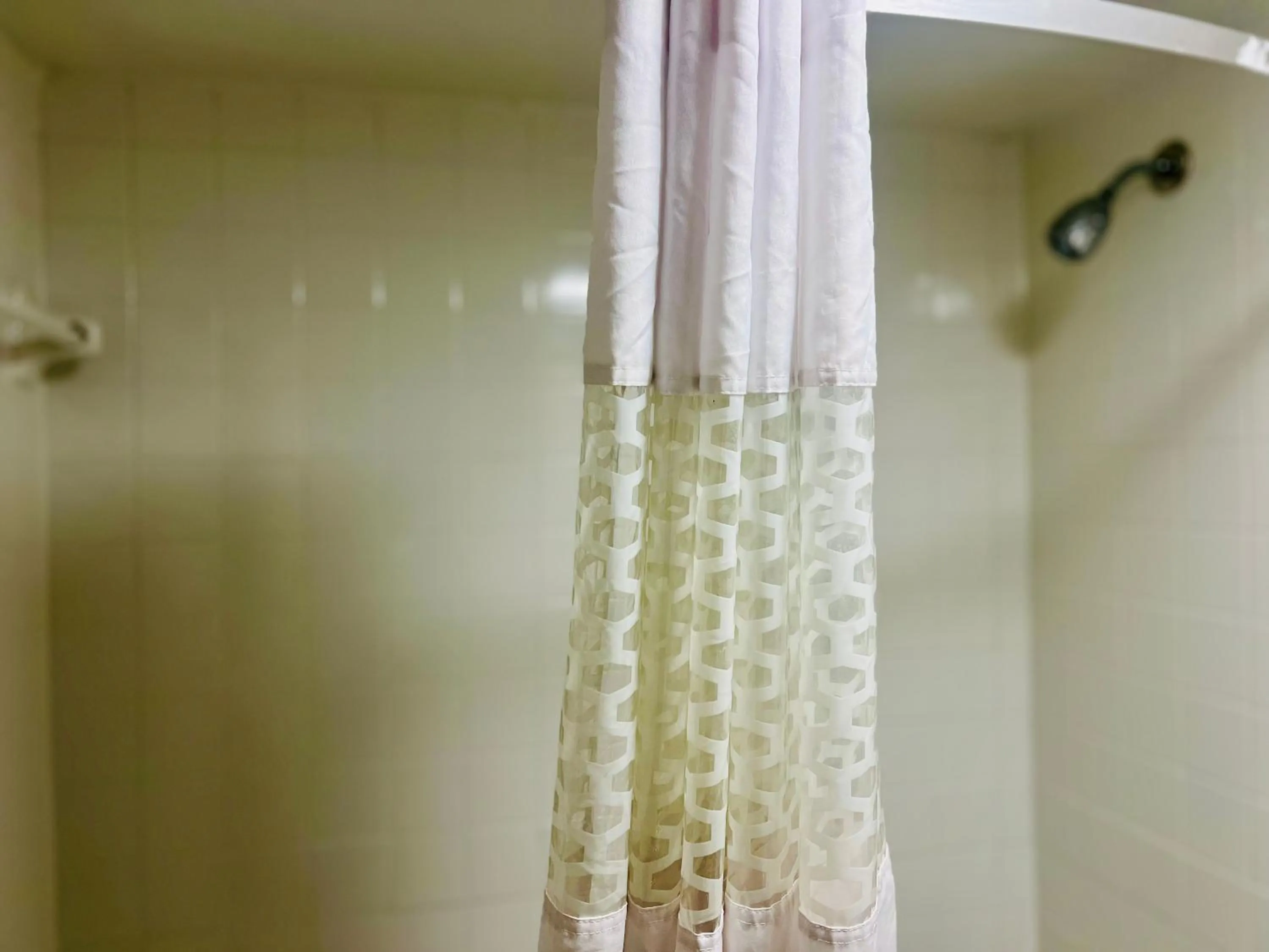 Shower in Days Inn by Wyndham Jellico - Tennessee State Line