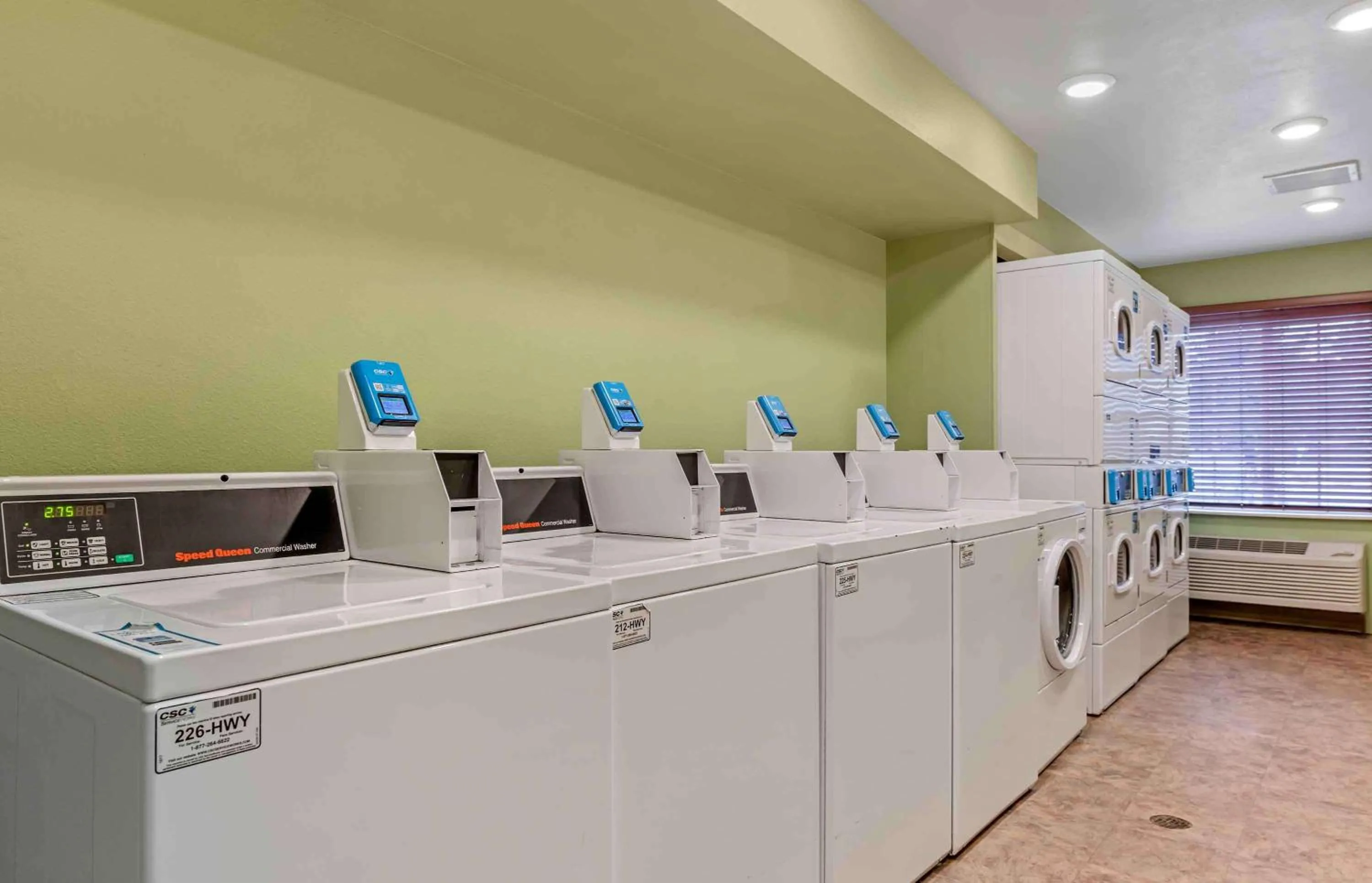 Property building in Extended Stay America Select Suites - Indianapolis - Greenwood